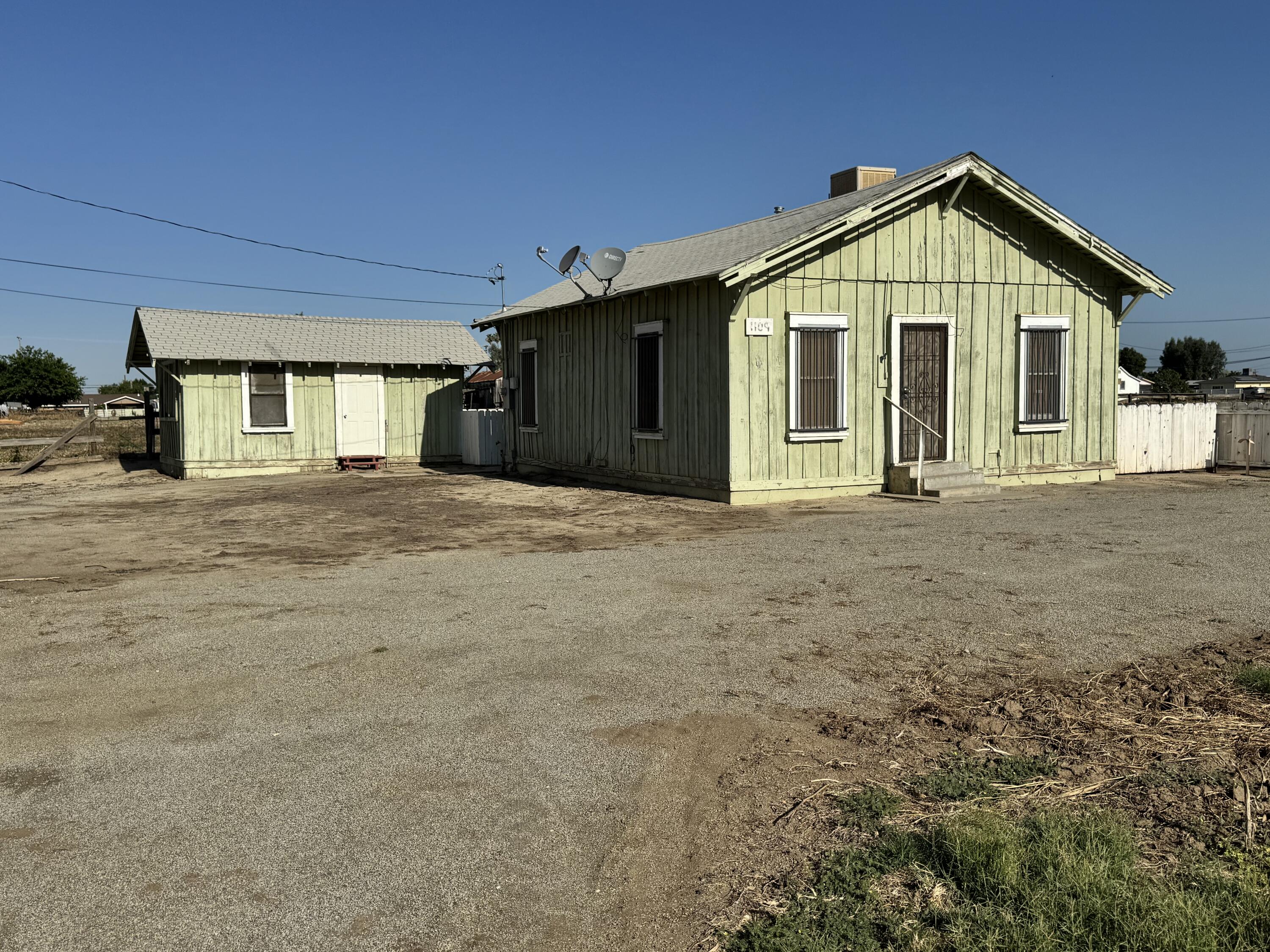 1109 N Jaye St, Porterville, CA 93257