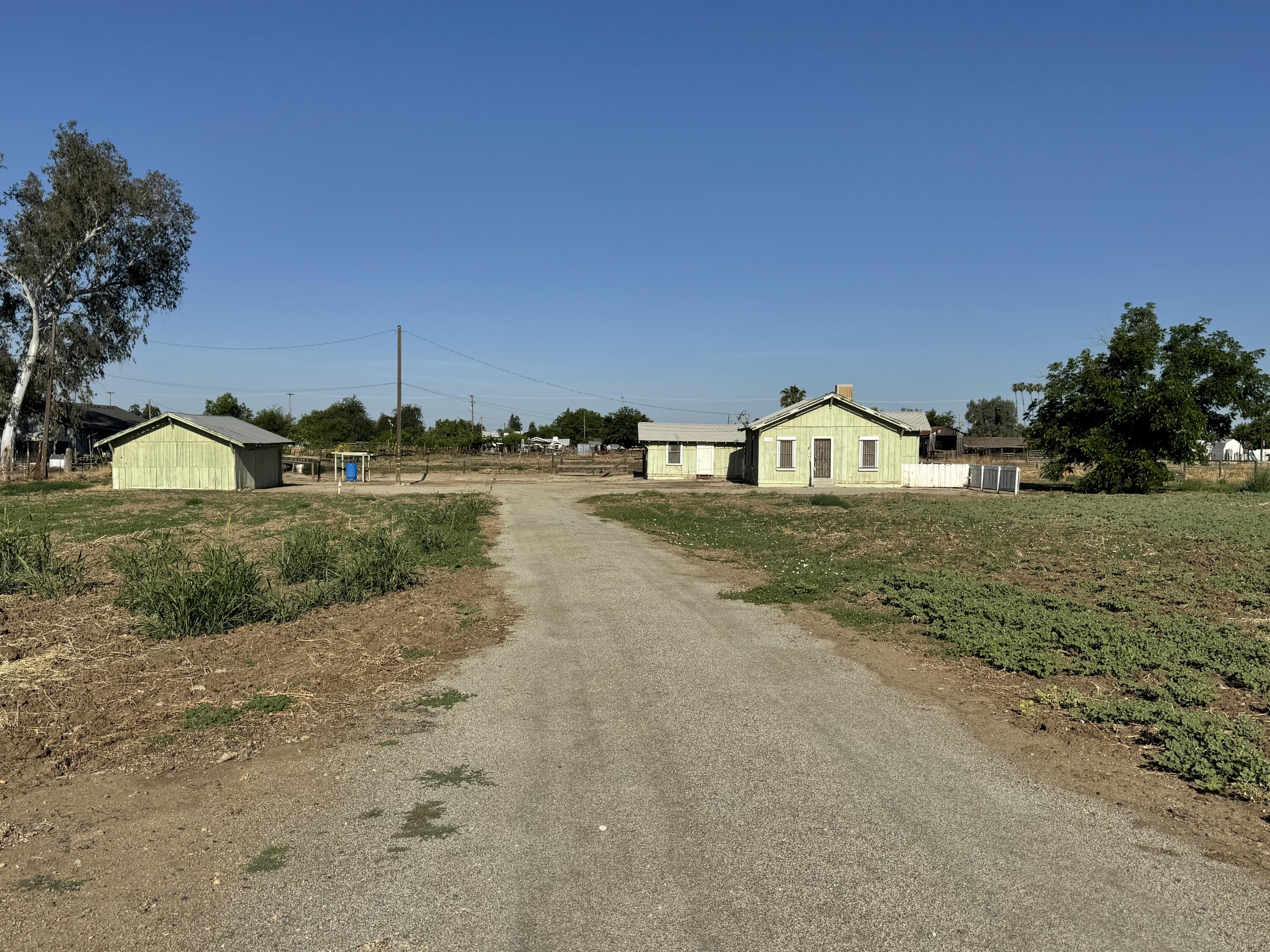 1109 N Jaye St, Porterville, CA 93257