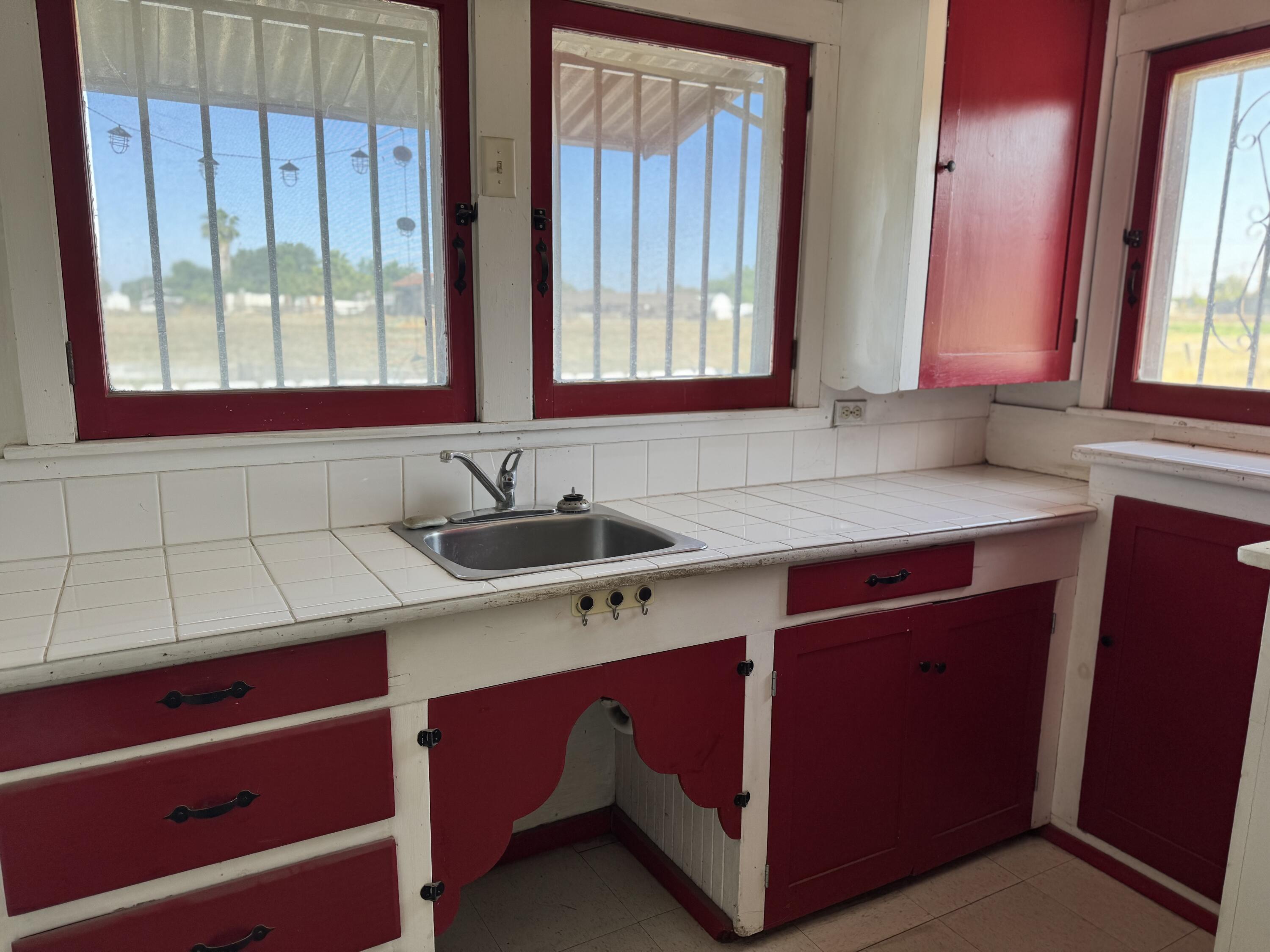 1109 N Jaye St, Porterville, CA 93257