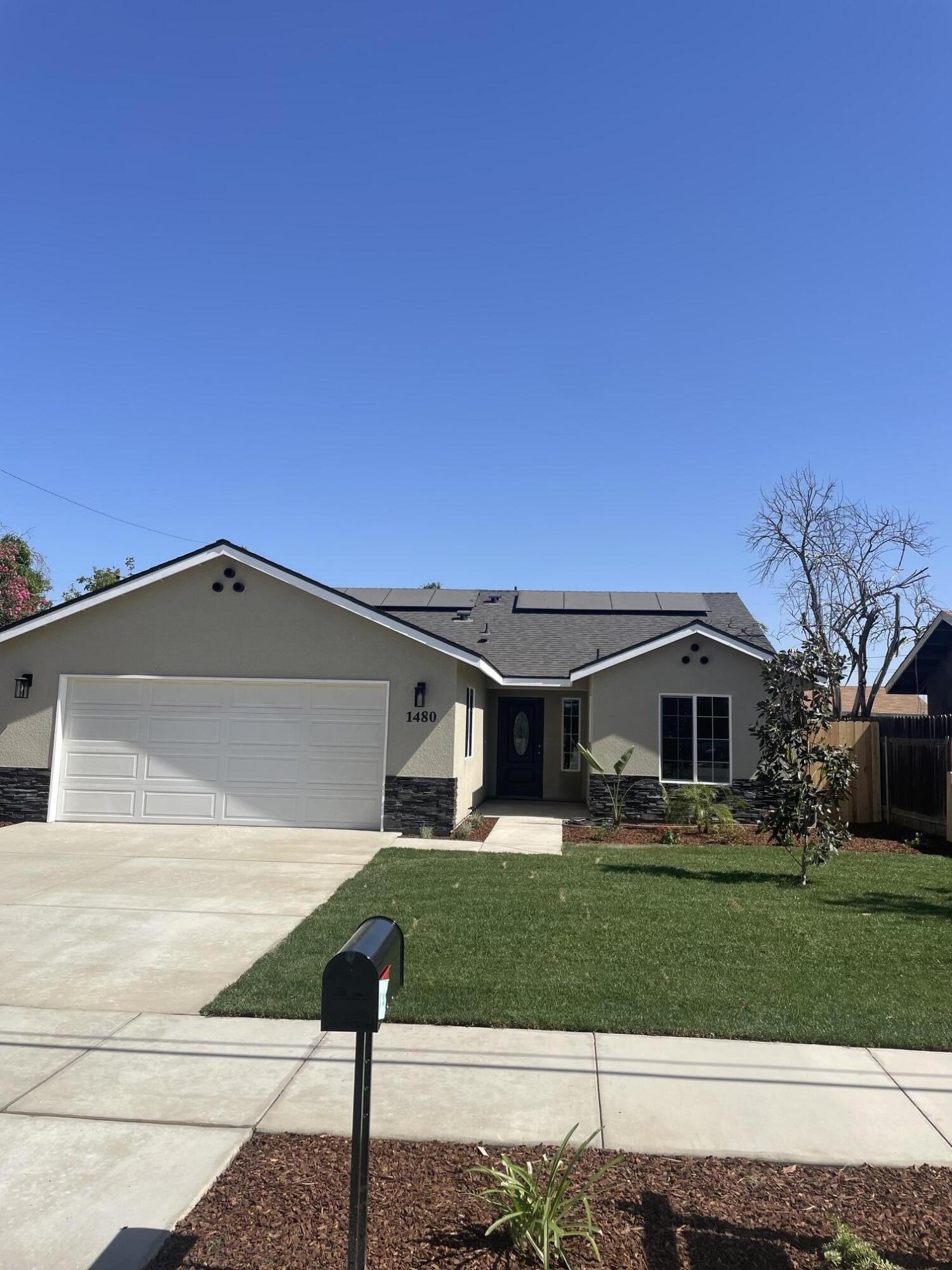 1480 E Alpine Ave, Tulare, CA 93274