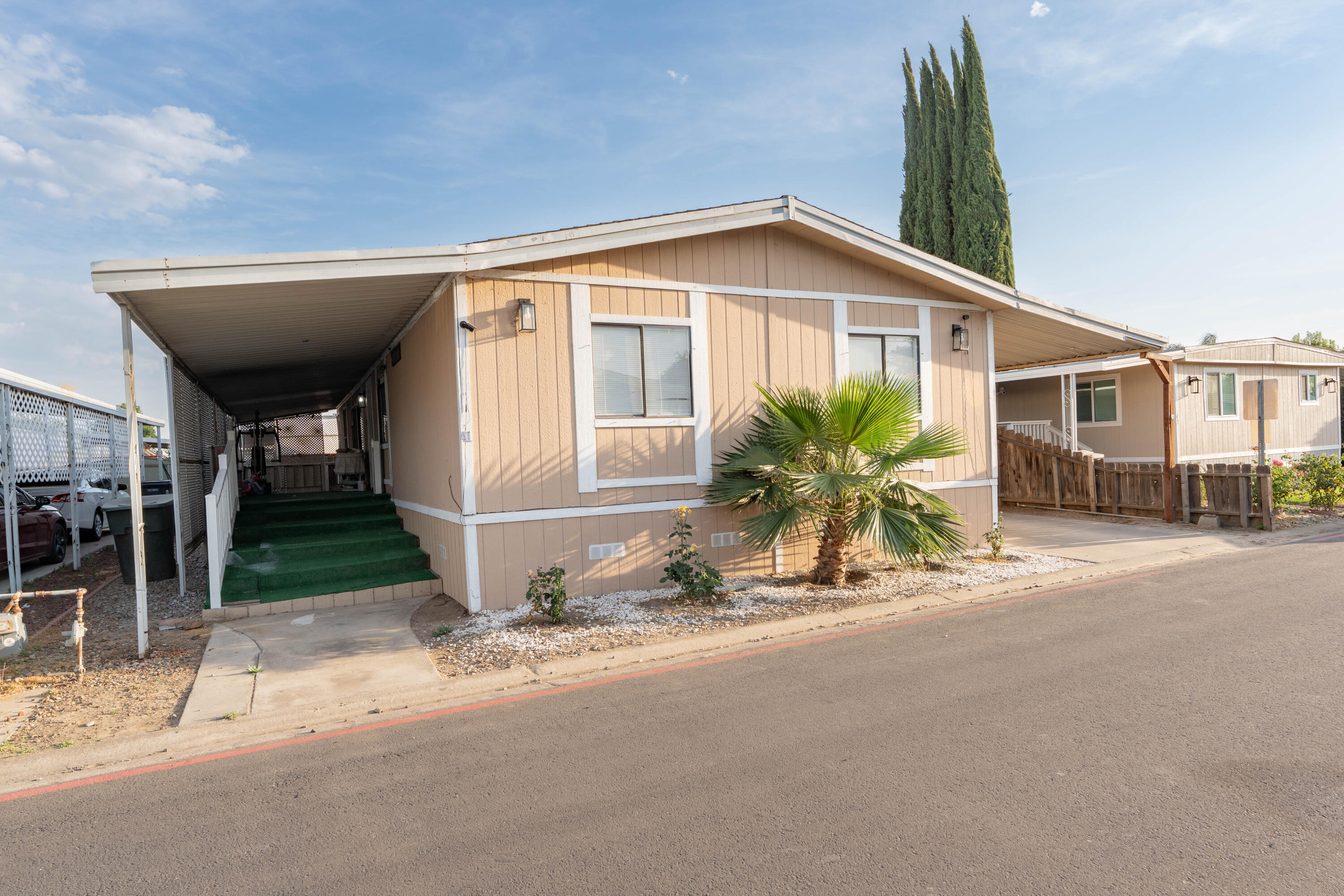 975 N H St #41, Tulare, CA 93274