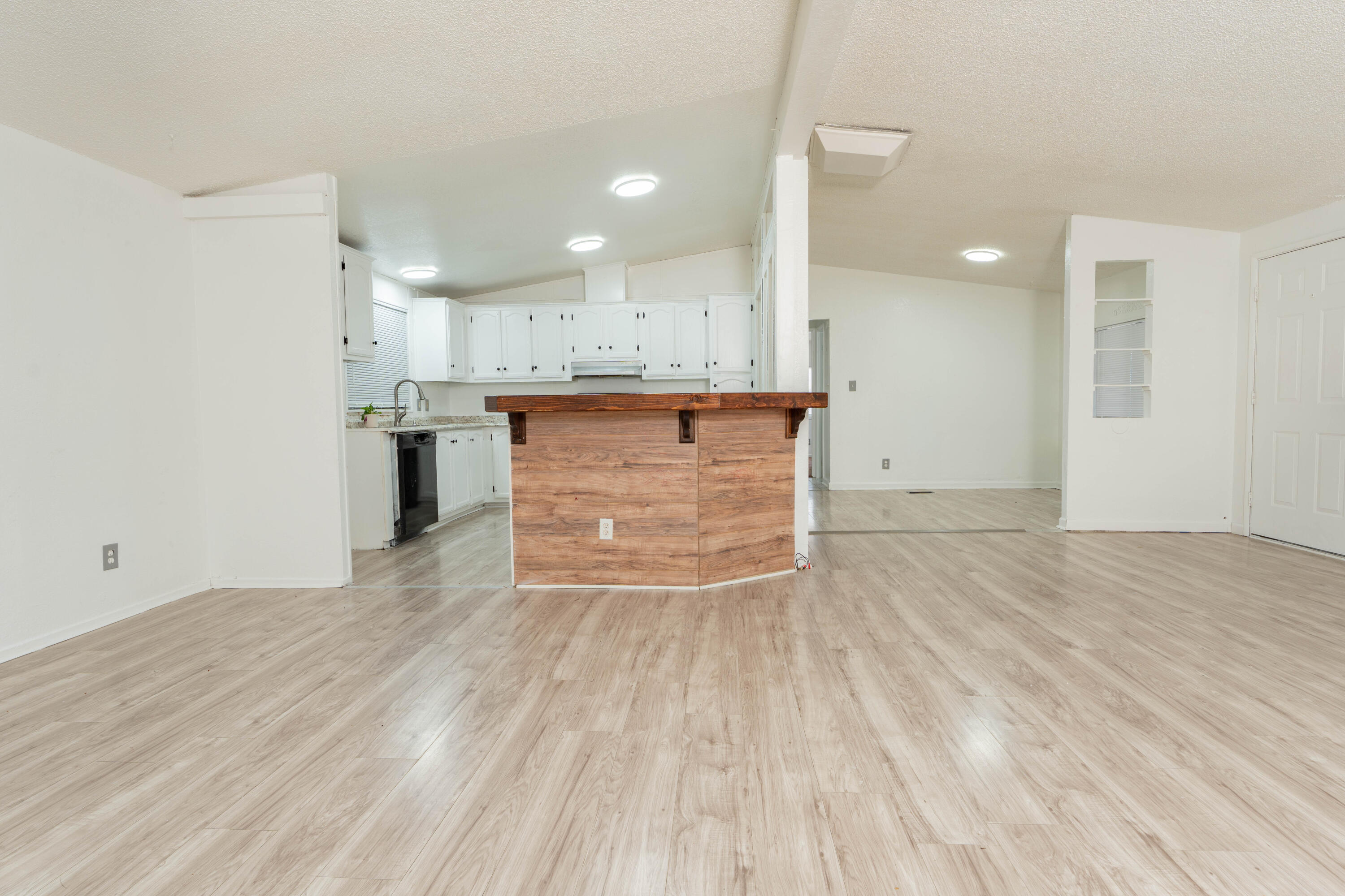 975 N H St #41, Tulare, CA 93274