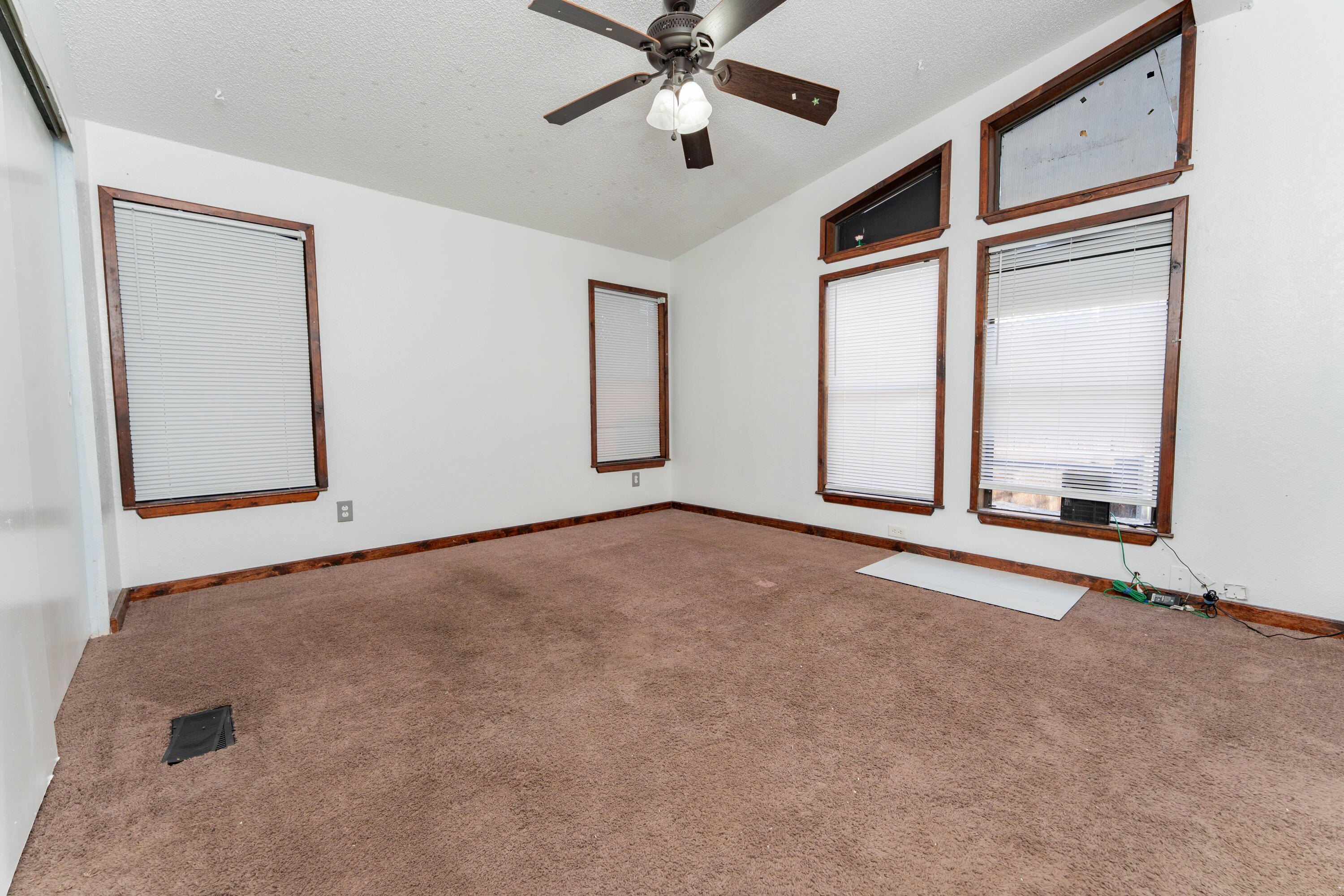 975 N H St #41, Tulare, CA 93274