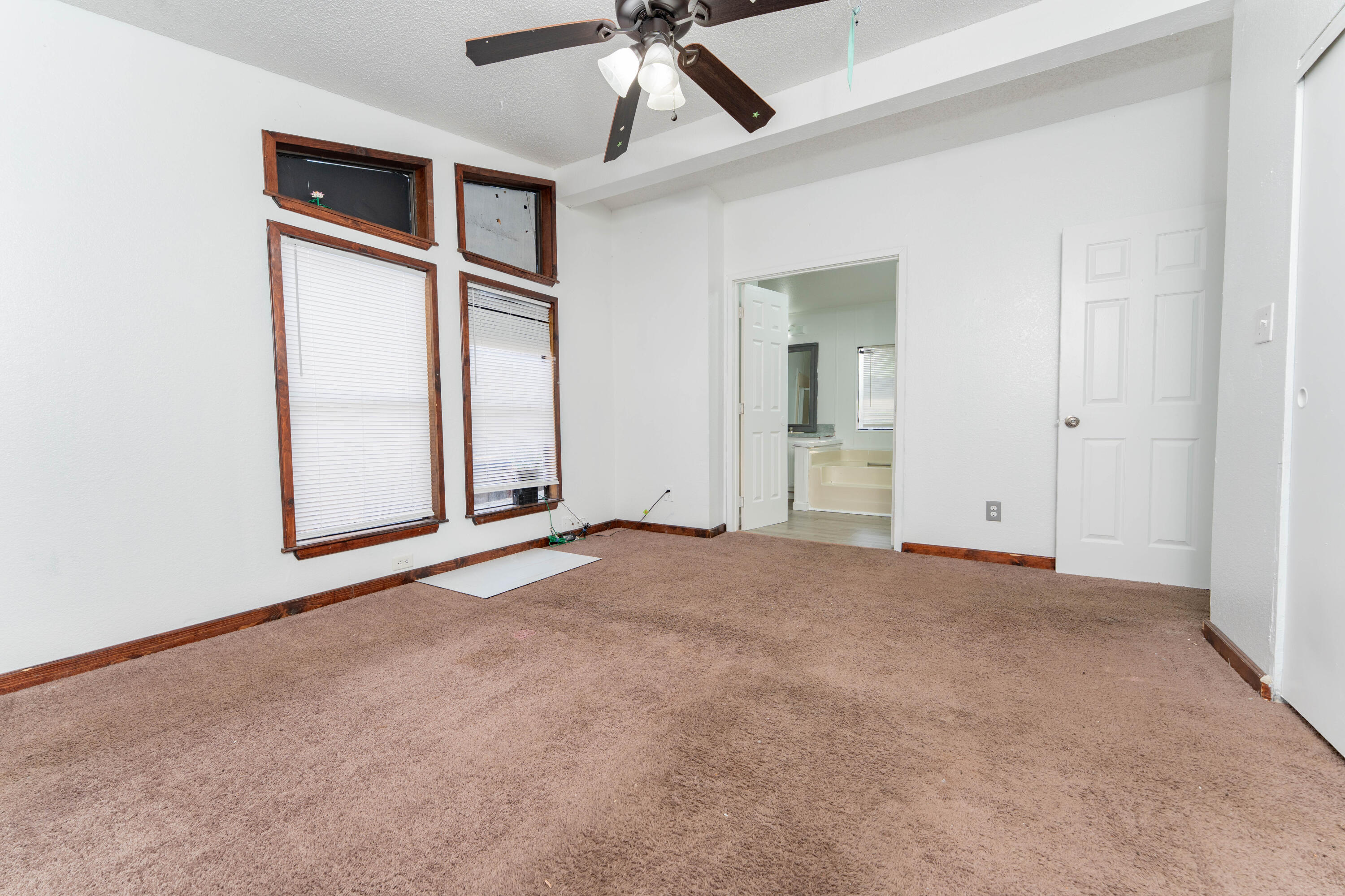 975 N H St #41, Tulare, CA 93274