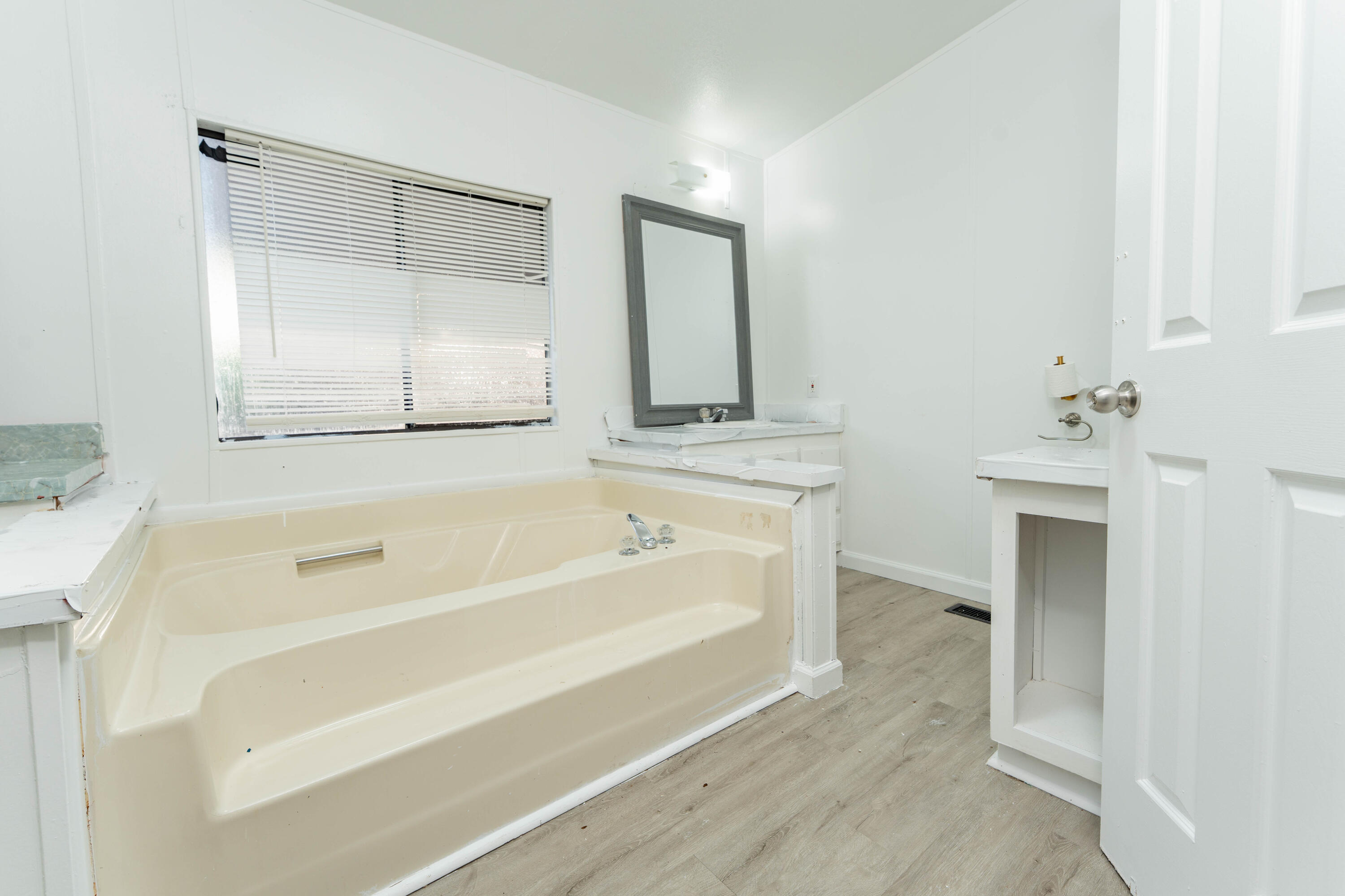 975 N H St #41, Tulare, CA 93274