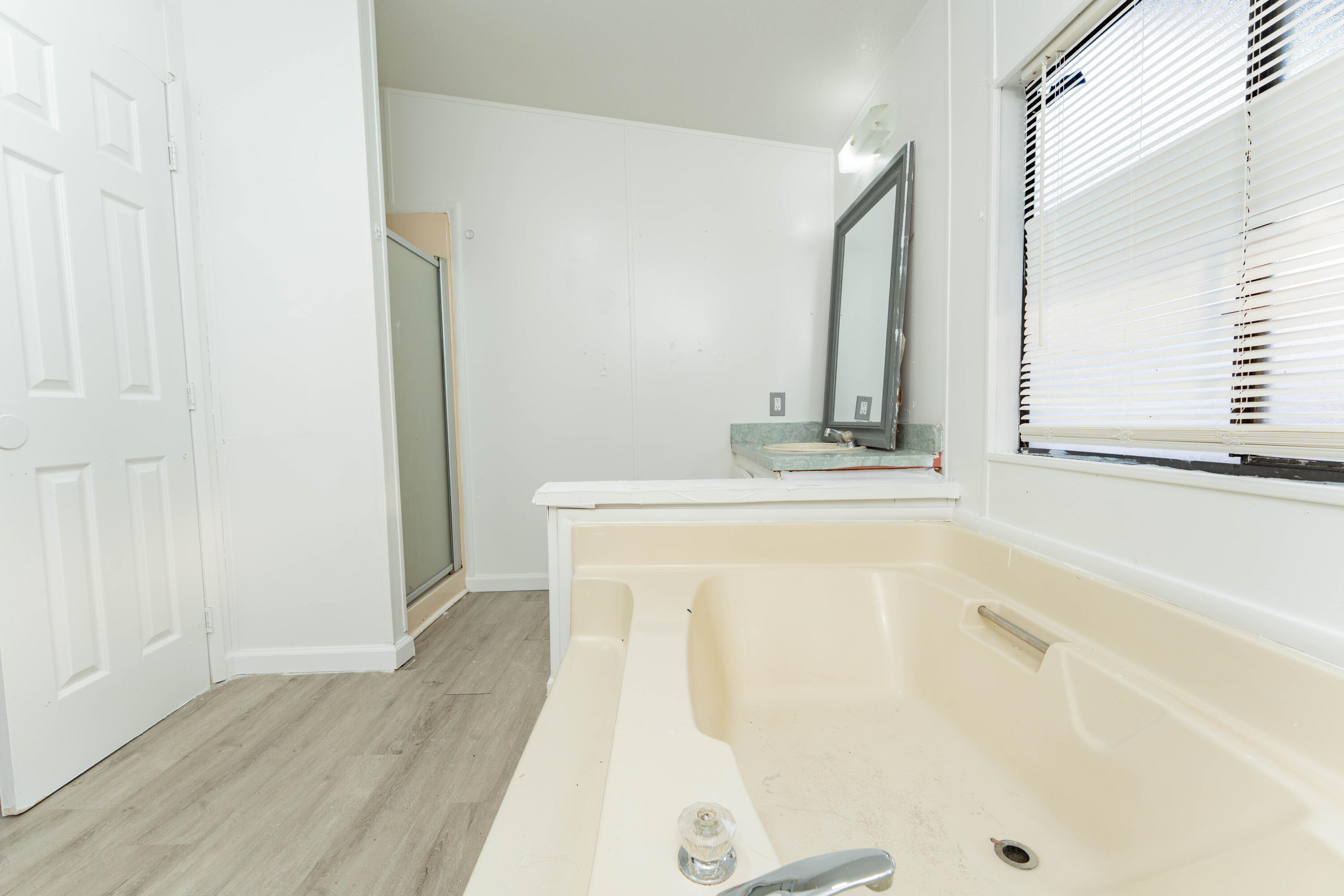 975 N H St #41, Tulare, CA 93274