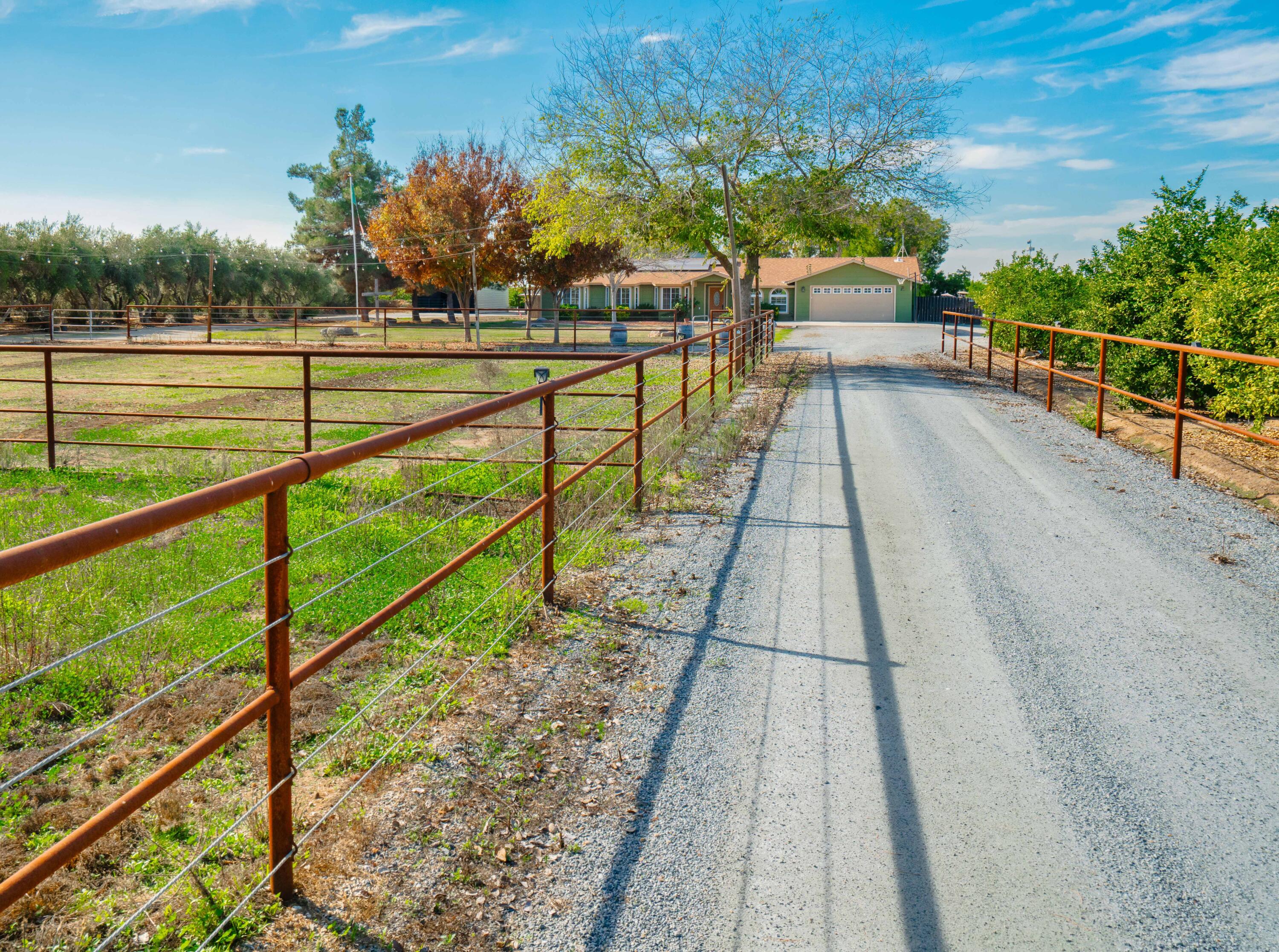 36705 Rd 144, Visalia, CA 93292