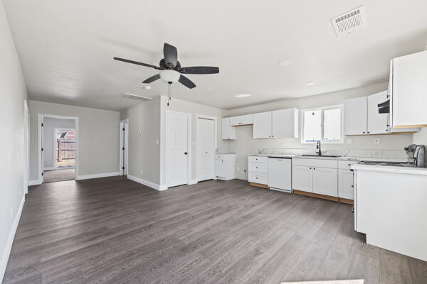 2557 E Stanford Ave, Pixley, CA 93256