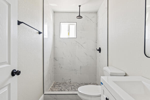 2557 E Stanford Ave, Pixley, CA 93256