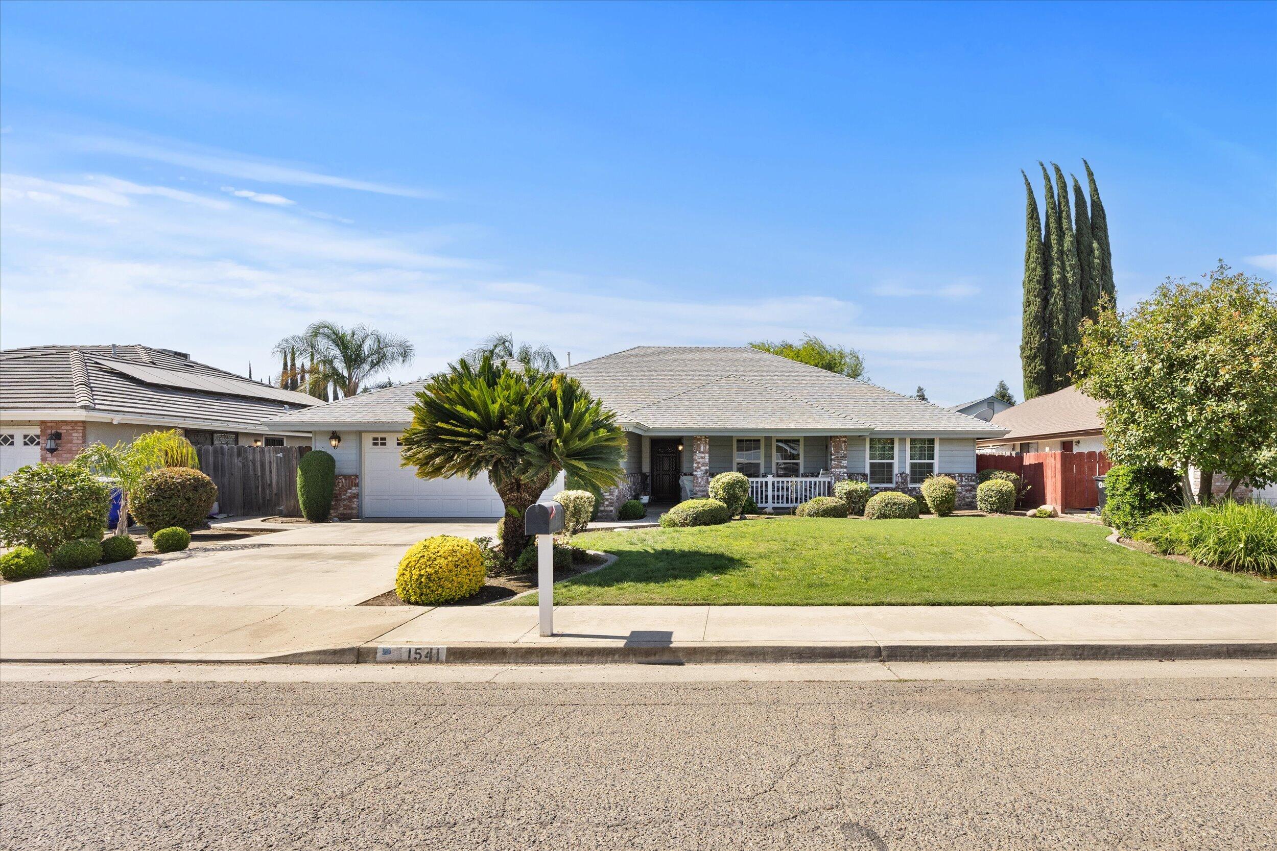 1541 W Brian Ln, Porterville, CA 93257