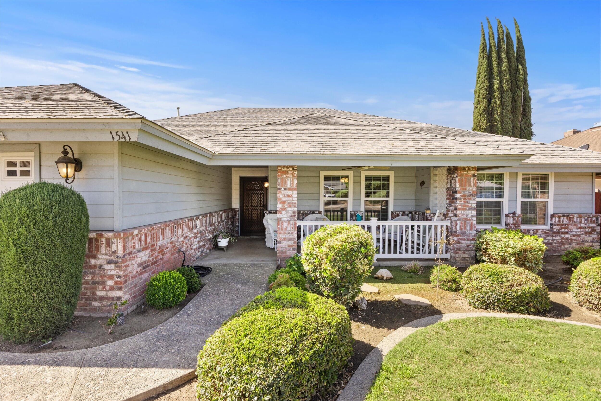 1541 W Brian Ln, Porterville, CA 93257