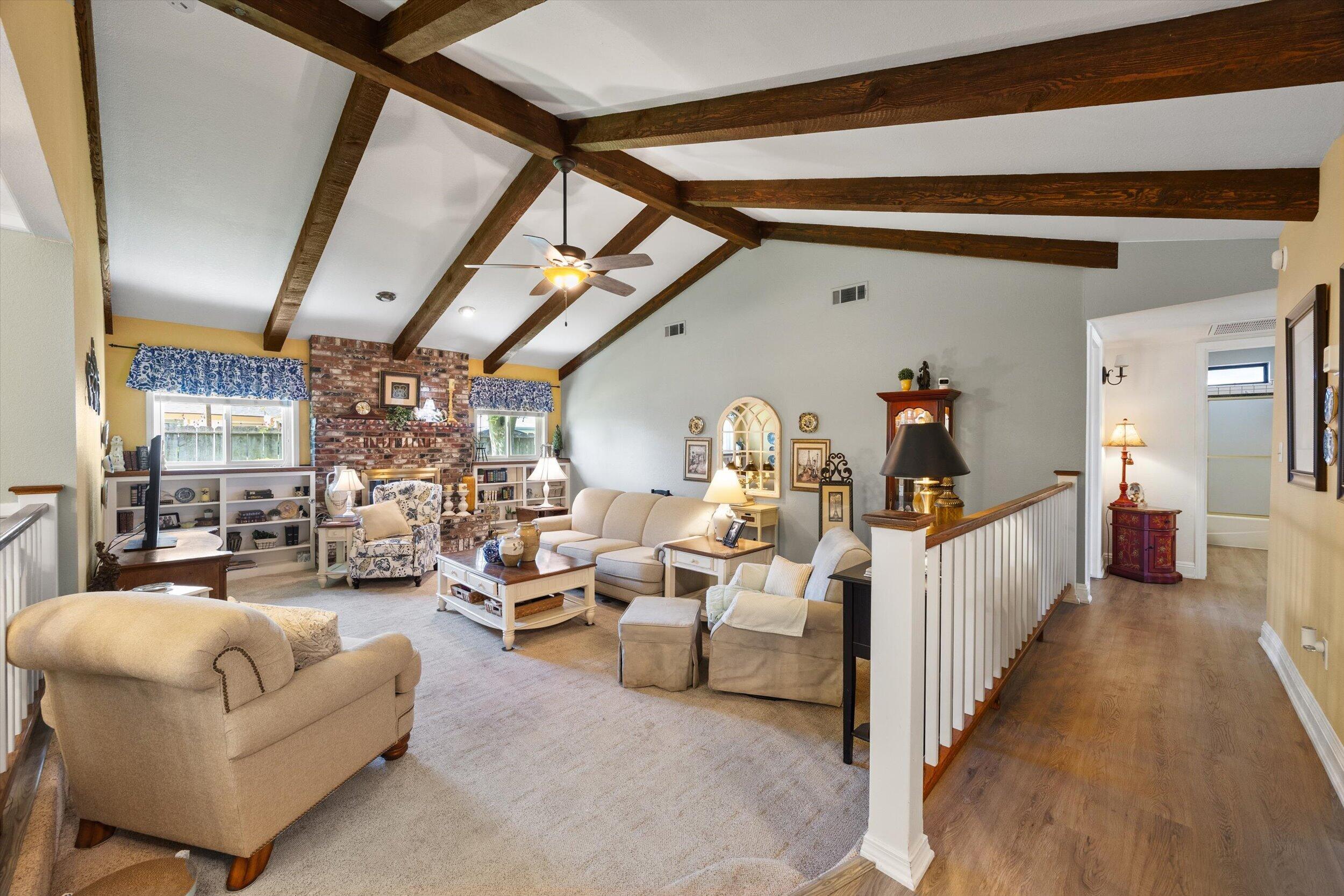 1541 W Brian Ln, Porterville, CA 93257
