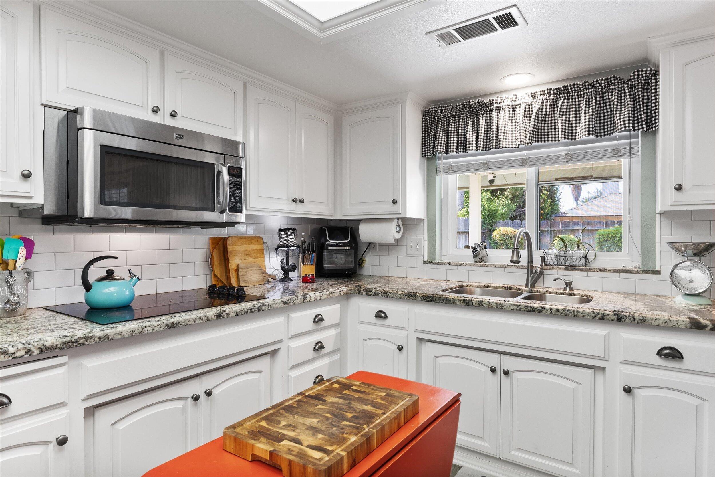 1541 W Brian Ln, Porterville, CA 93257