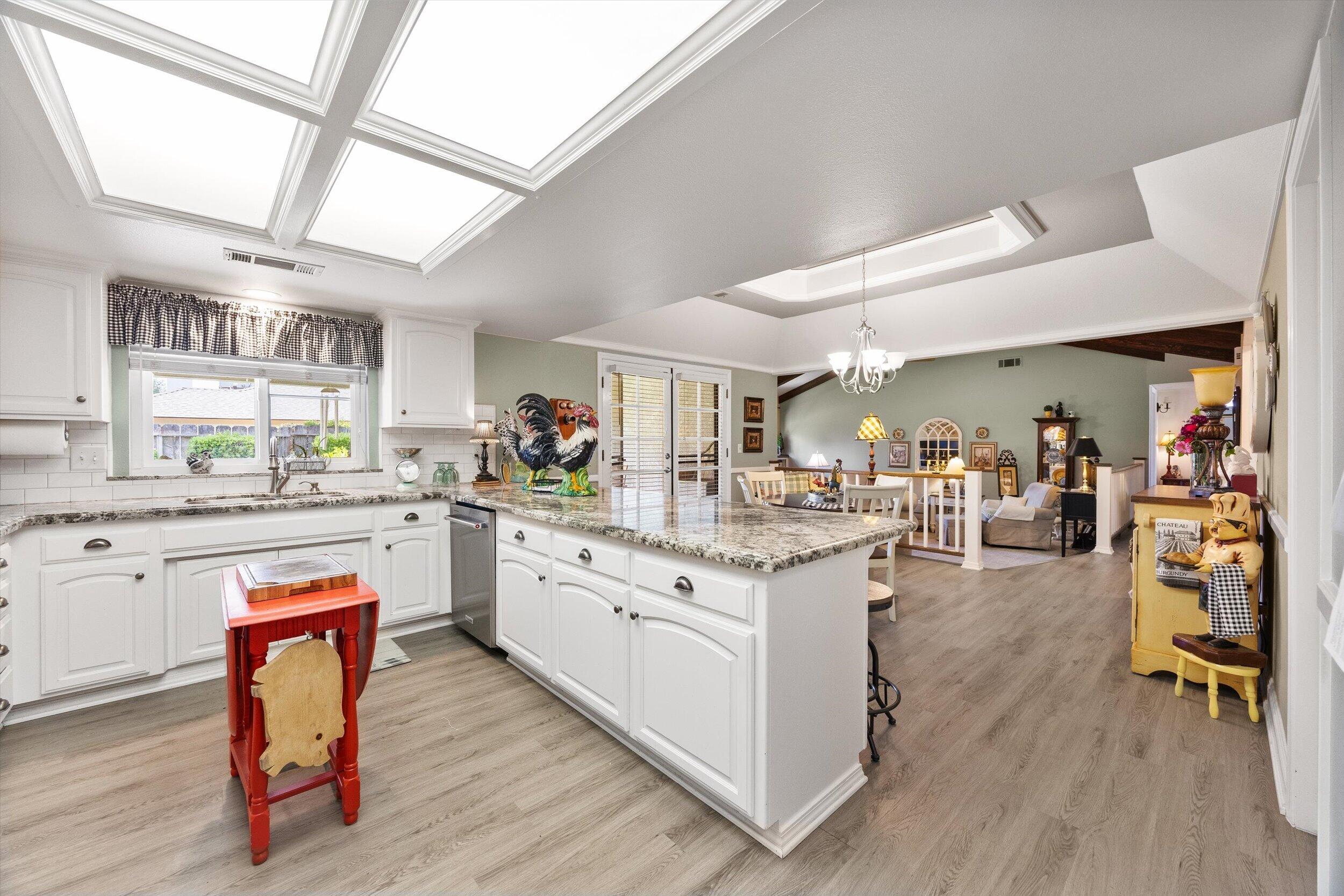 1541 W Brian Ln, Porterville, CA 93257