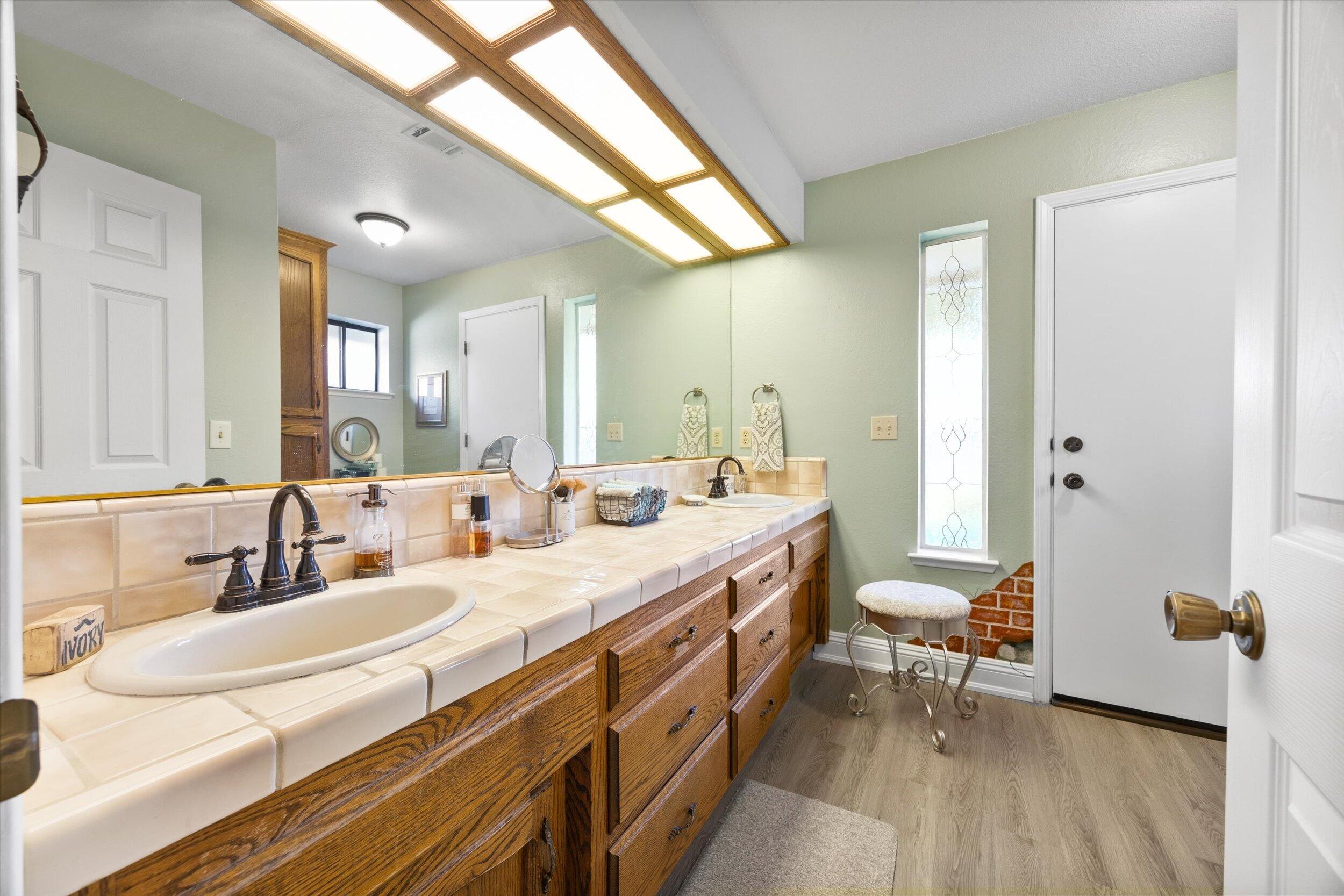1541 W Brian Ln, Porterville, CA 93257