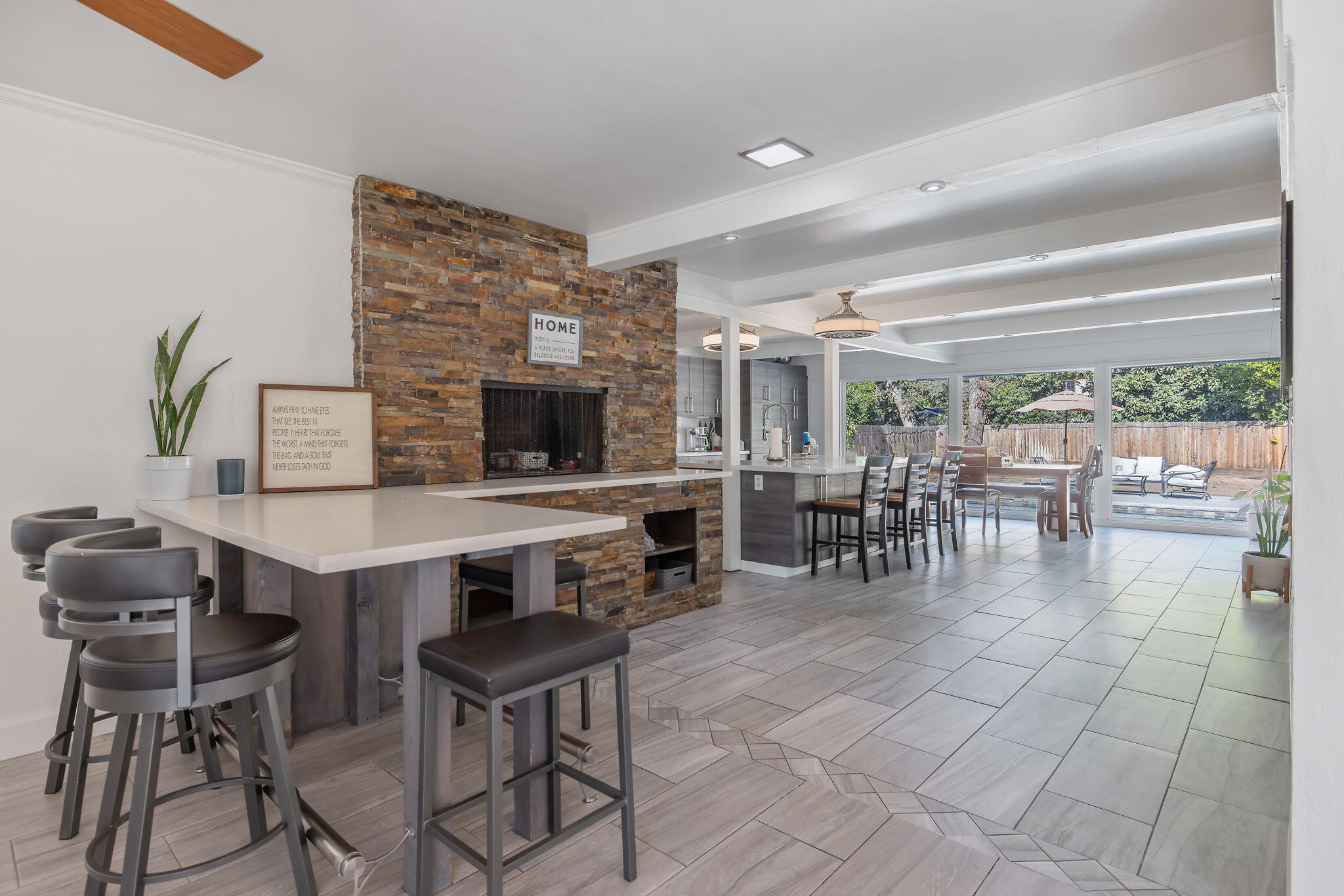 1420 W Meadow Ave, Visalia, CA 93277