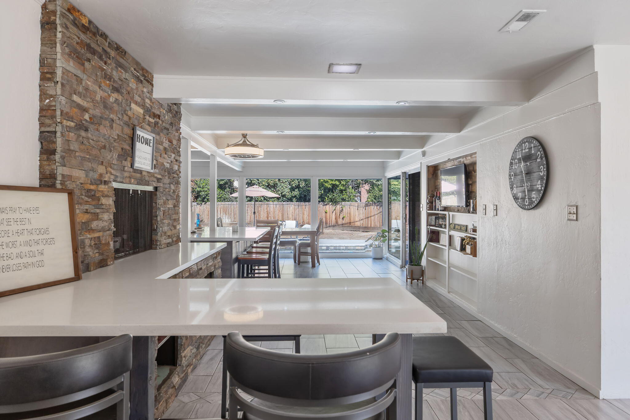 1420 W Meadow Ave, Visalia, CA 93277