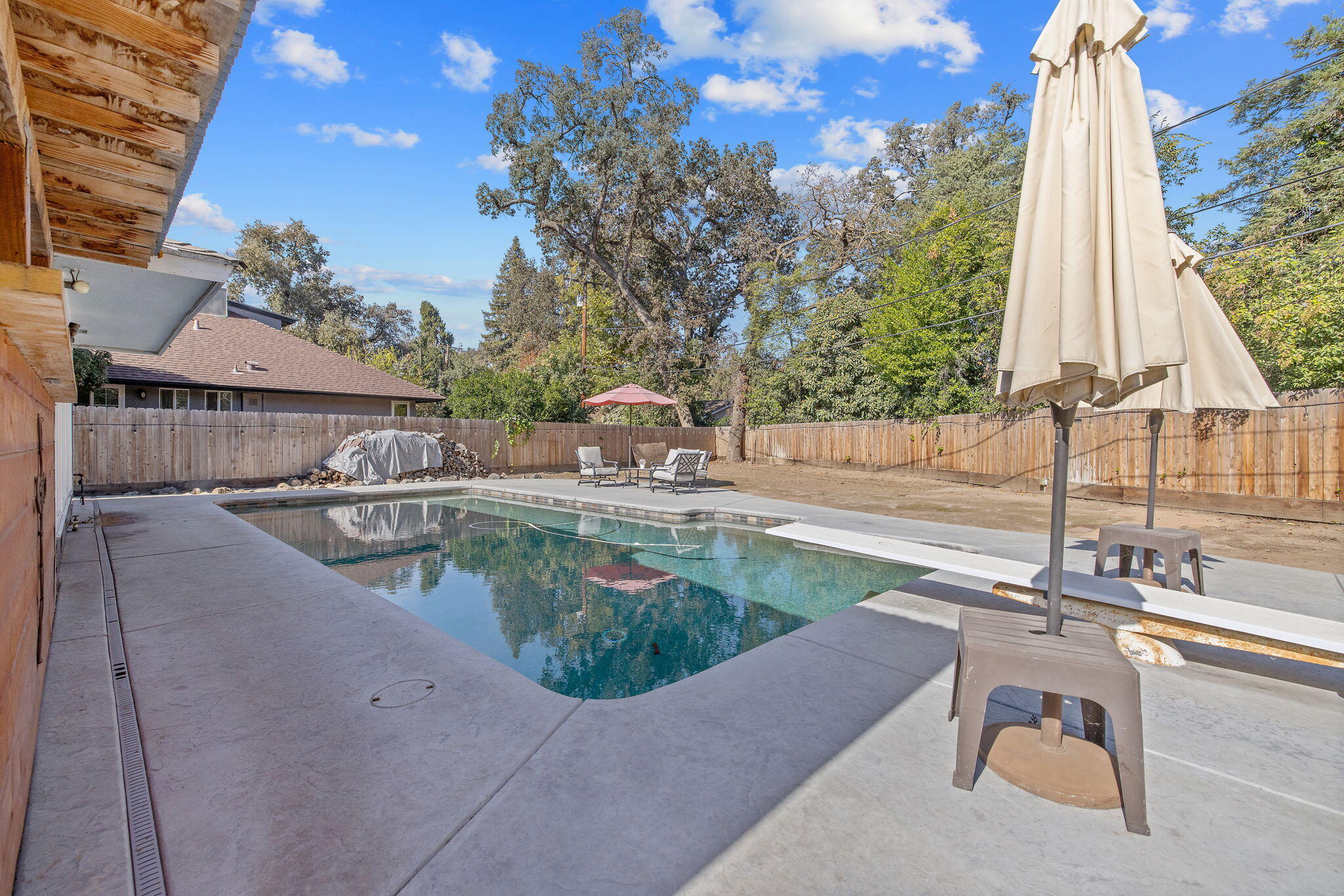 1420 W Meadow Ave, Visalia, CA 93277