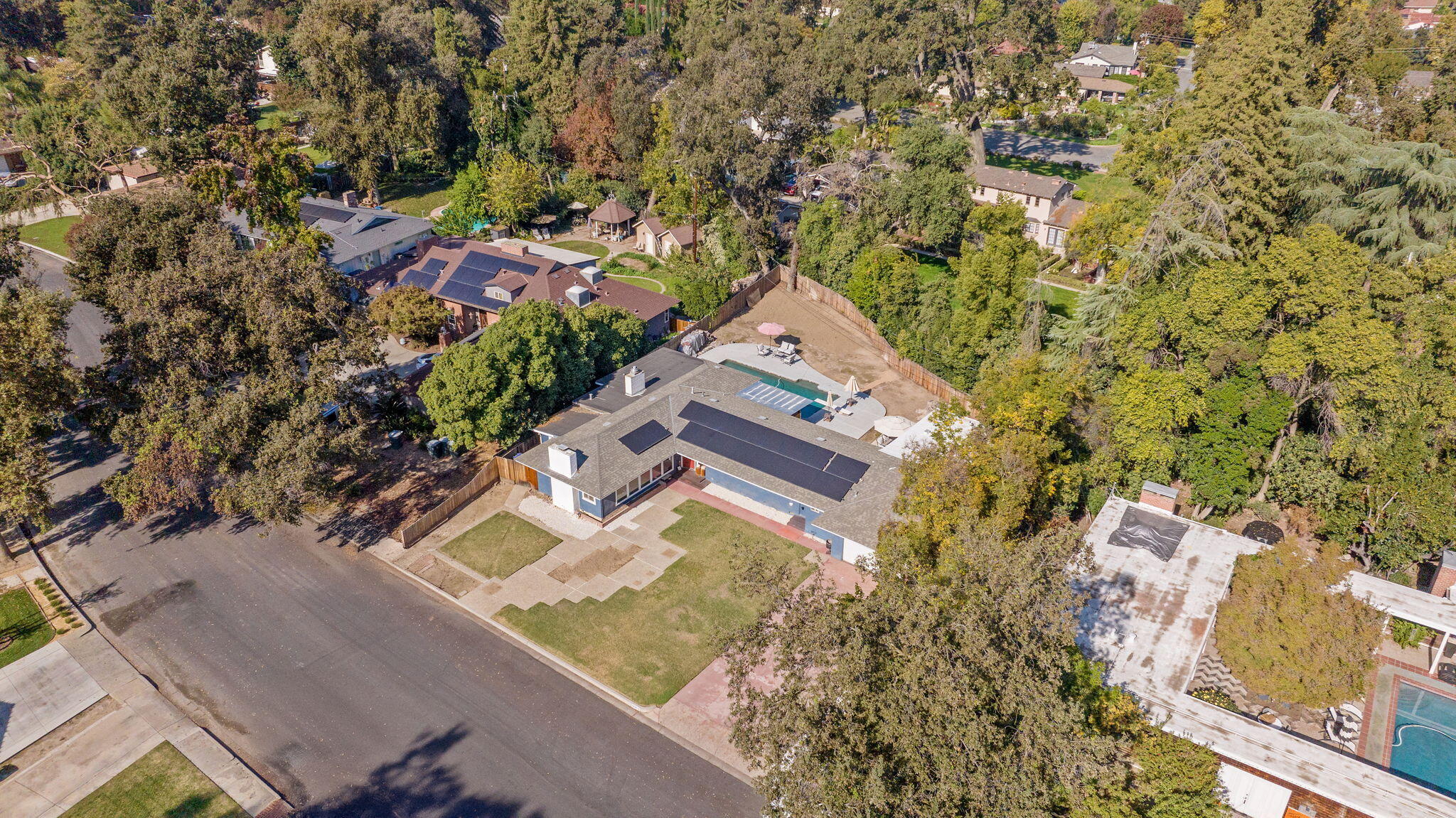 1420 W Meadow Ave, Visalia, CA 93277