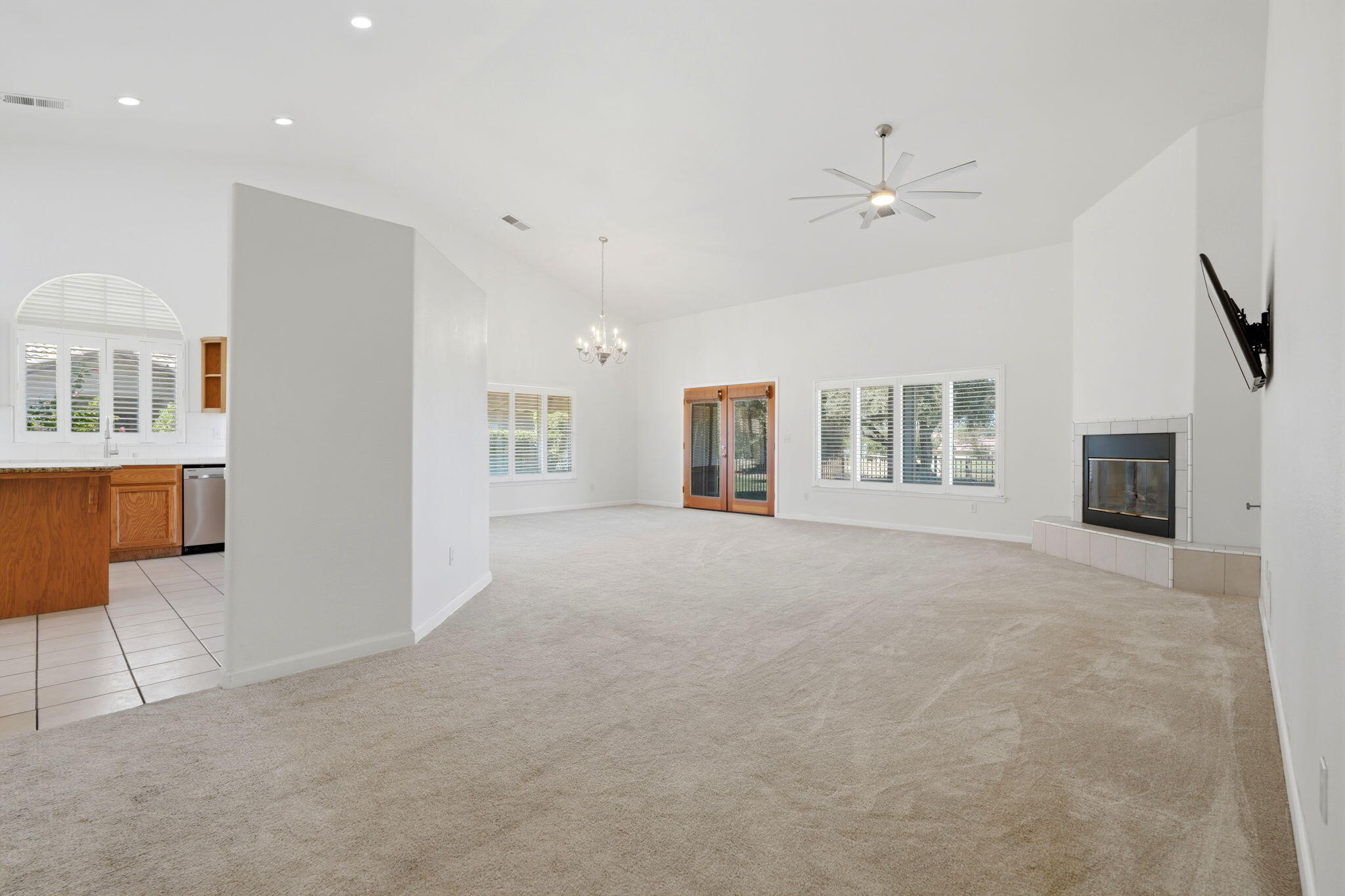 32563 Montgomery Dr, Springville, CA 93265