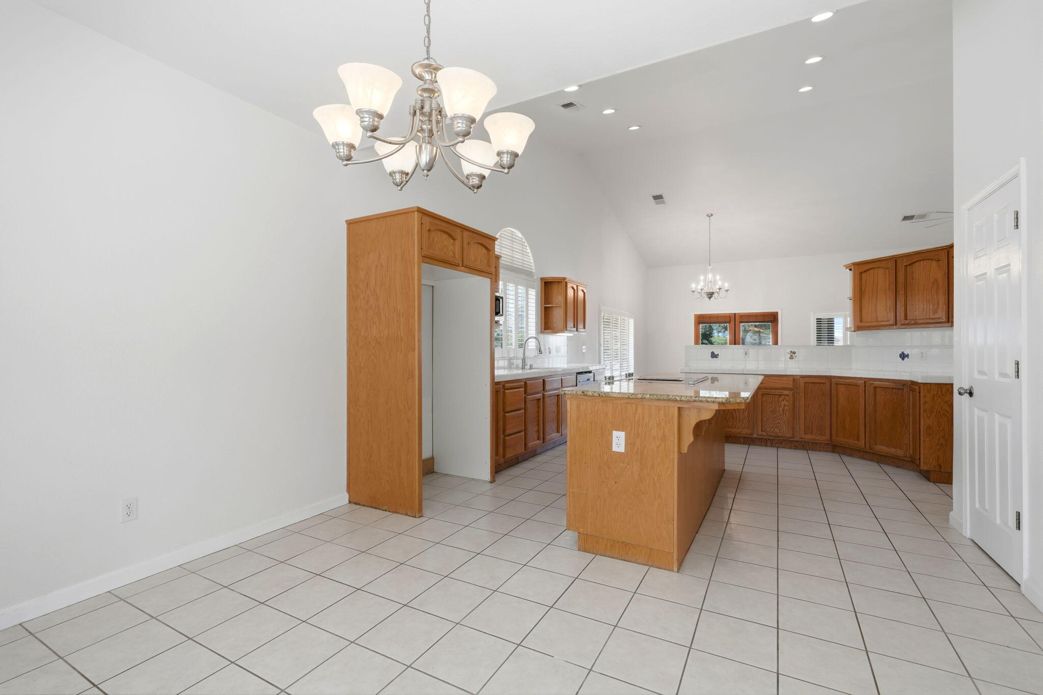 32563 Montgomery Dr, Springville, CA 93265