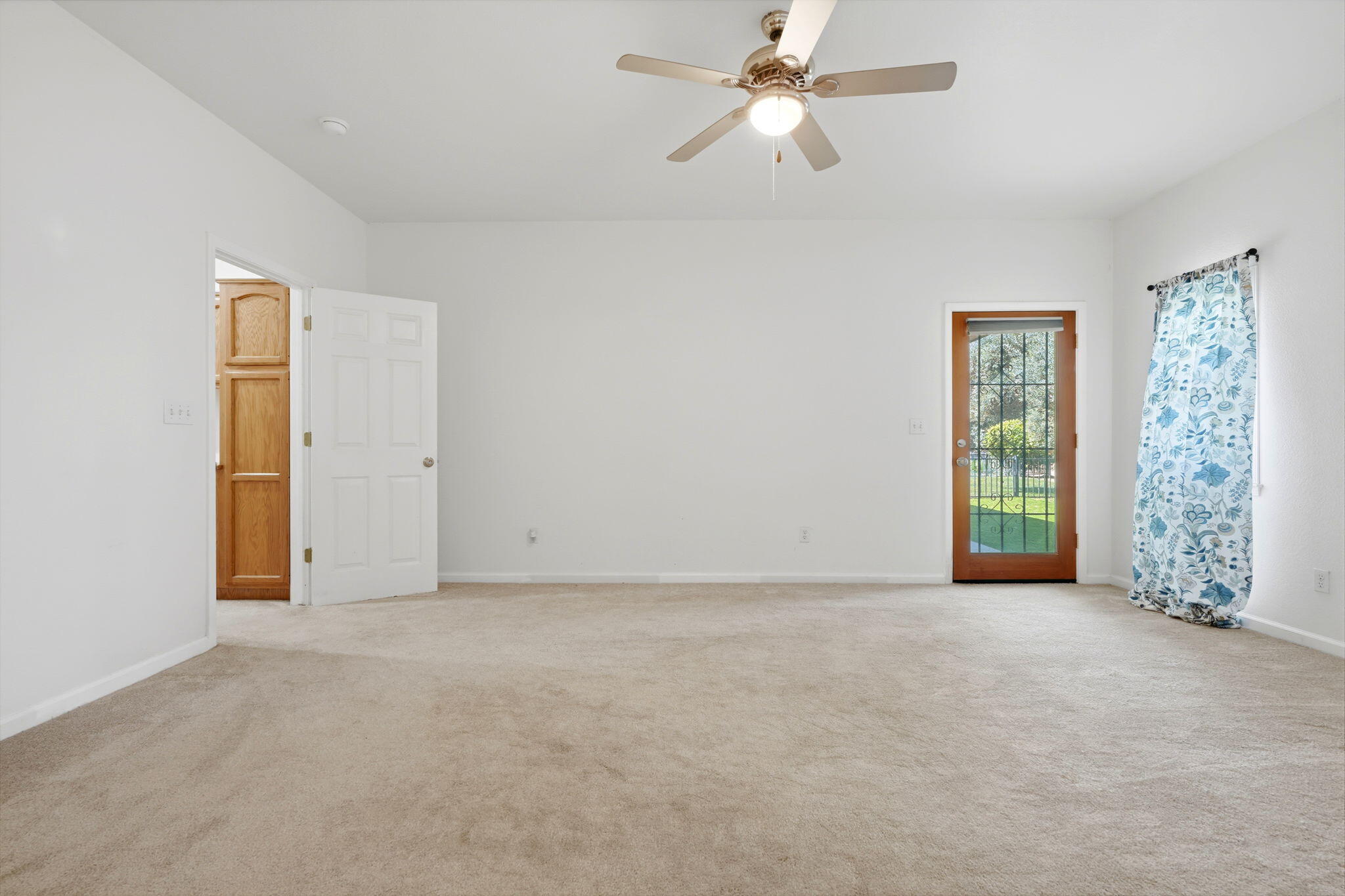 32563 Montgomery Dr, Springville, CA 93265