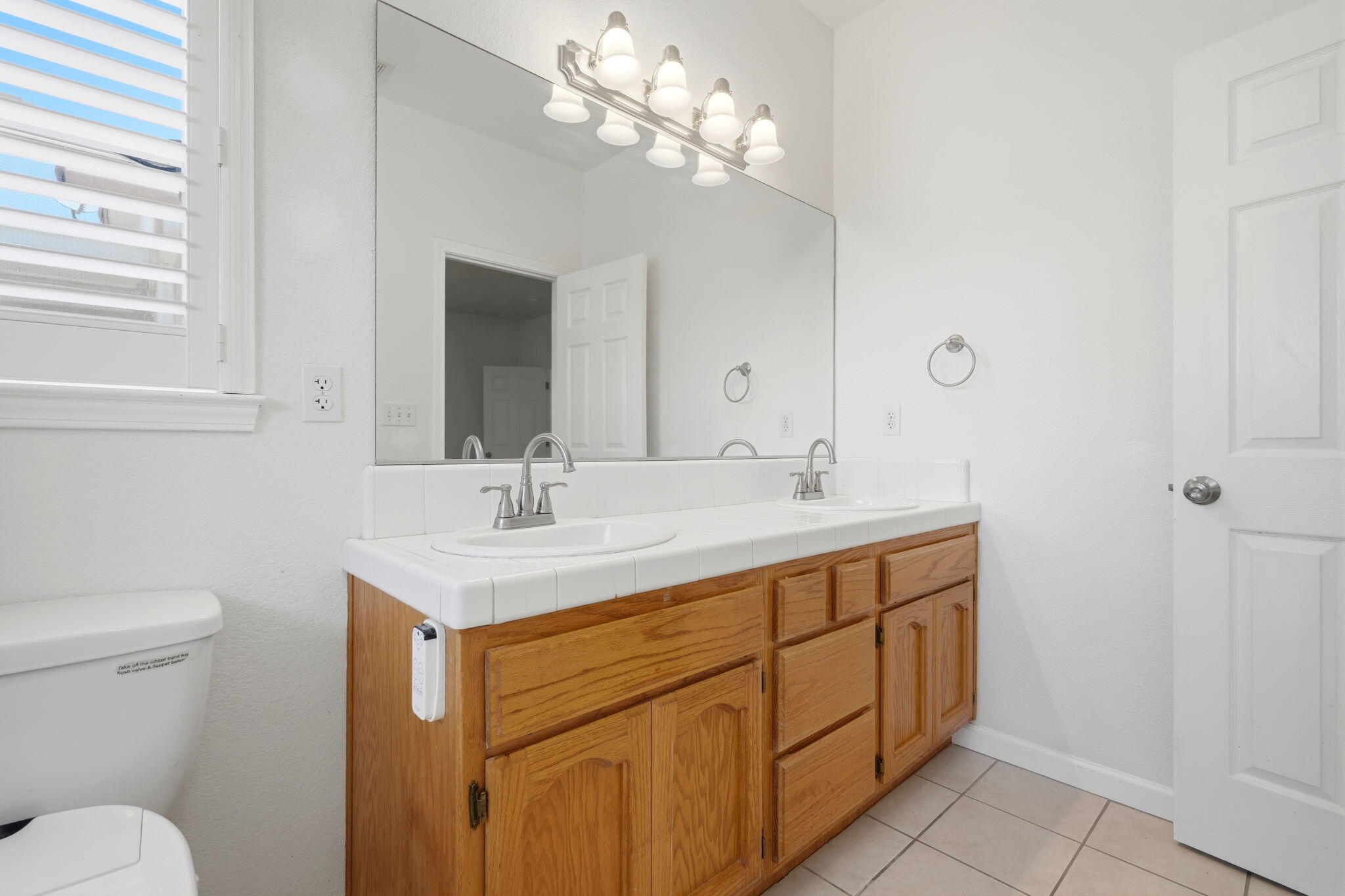 32563 Montgomery Dr, Springville, CA 93265