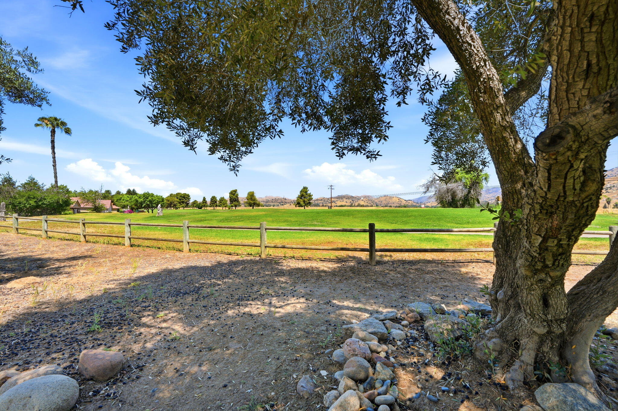 32563 Montgomery Dr, Springville, CA 93265