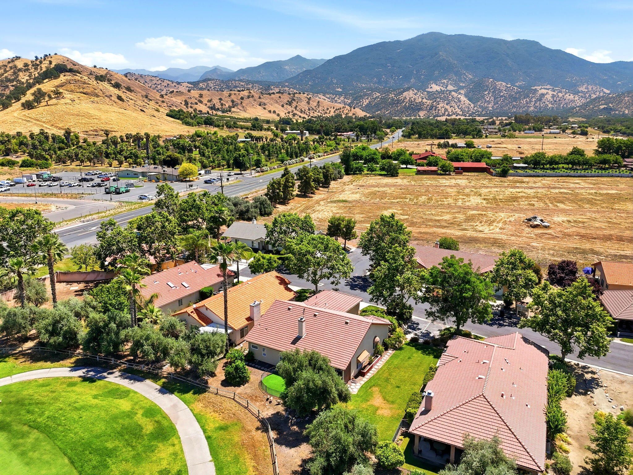 32563 Montgomery Dr, Springville, CA 93265