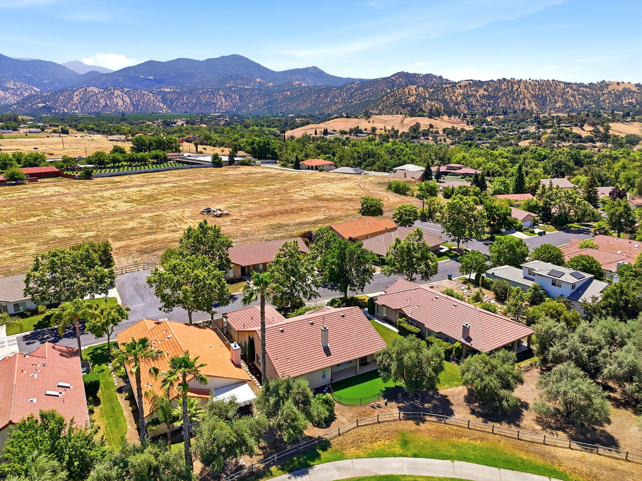 32563 Montgomery Dr, Springville, CA 93265