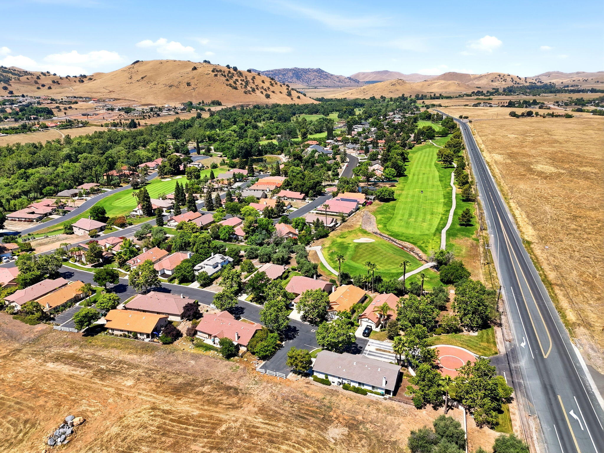 32563 Montgomery Dr, Springville, CA 93265