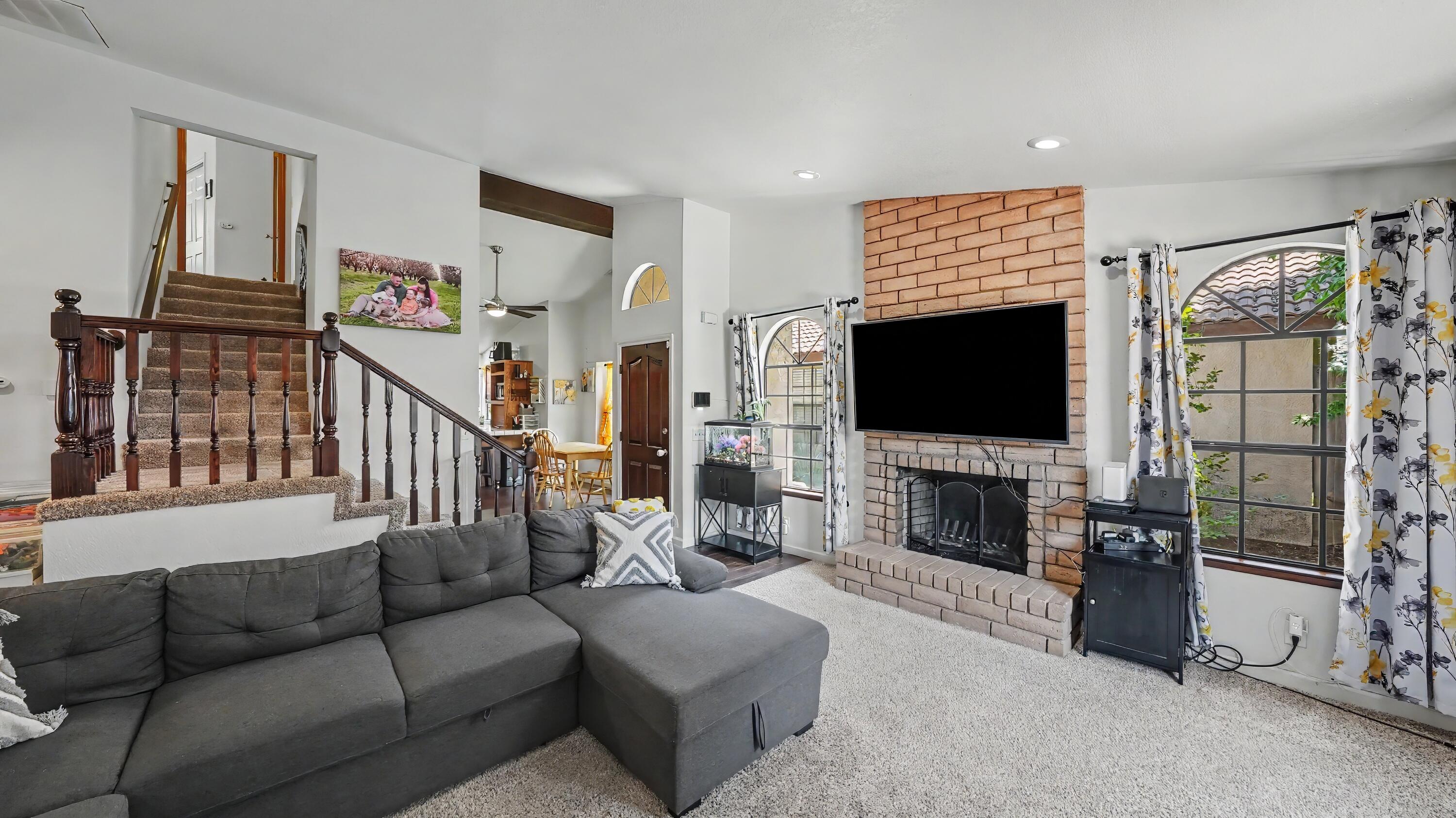 3749 W Damsen Ave, Visalia, CA 93291
