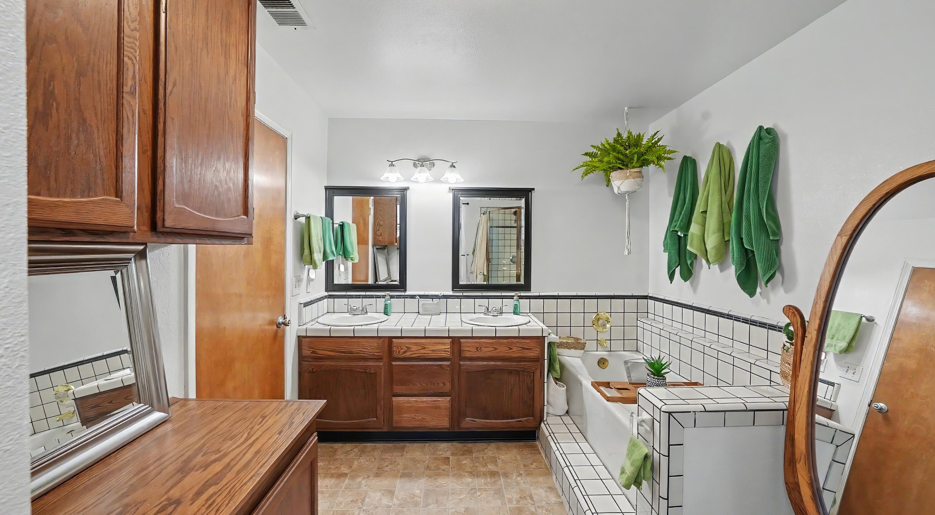 3749 W Damsen Ave, Visalia, CA 93291