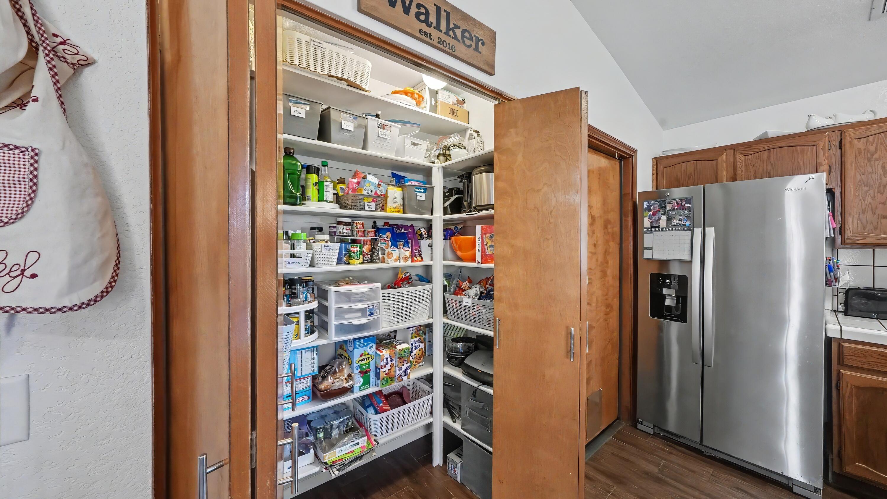 3749 W Damsen Ave, Visalia, CA 93291