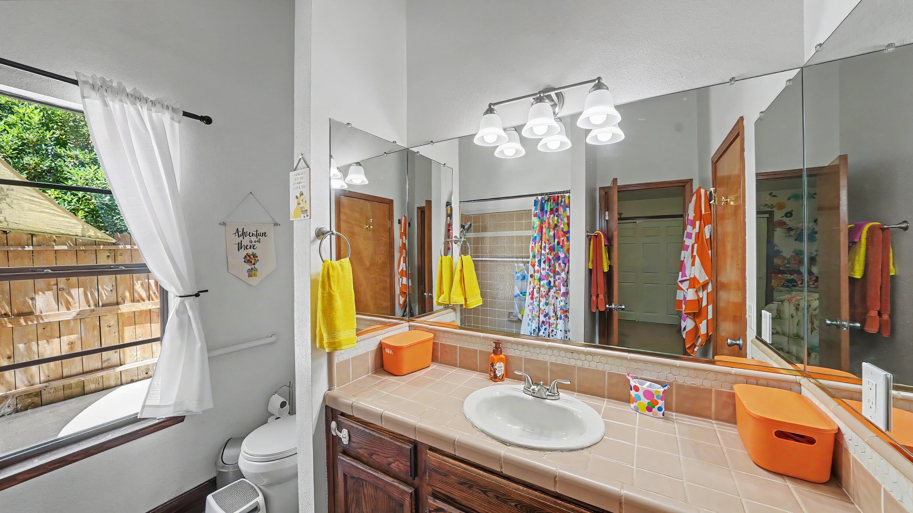 3749 W Damsen Ave, Visalia, CA 93291