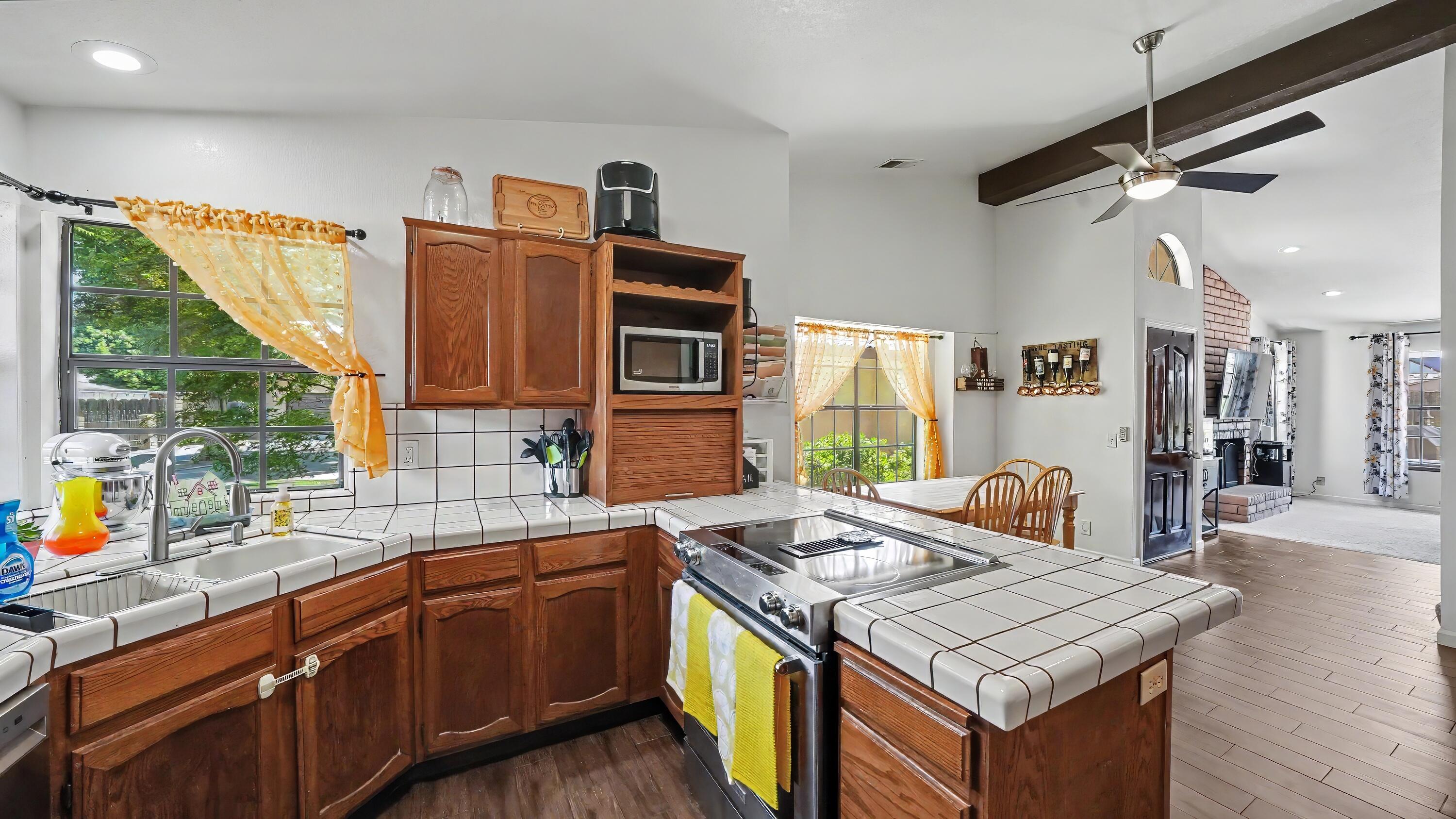3749 W Damsen Ave, Visalia, CA 93291