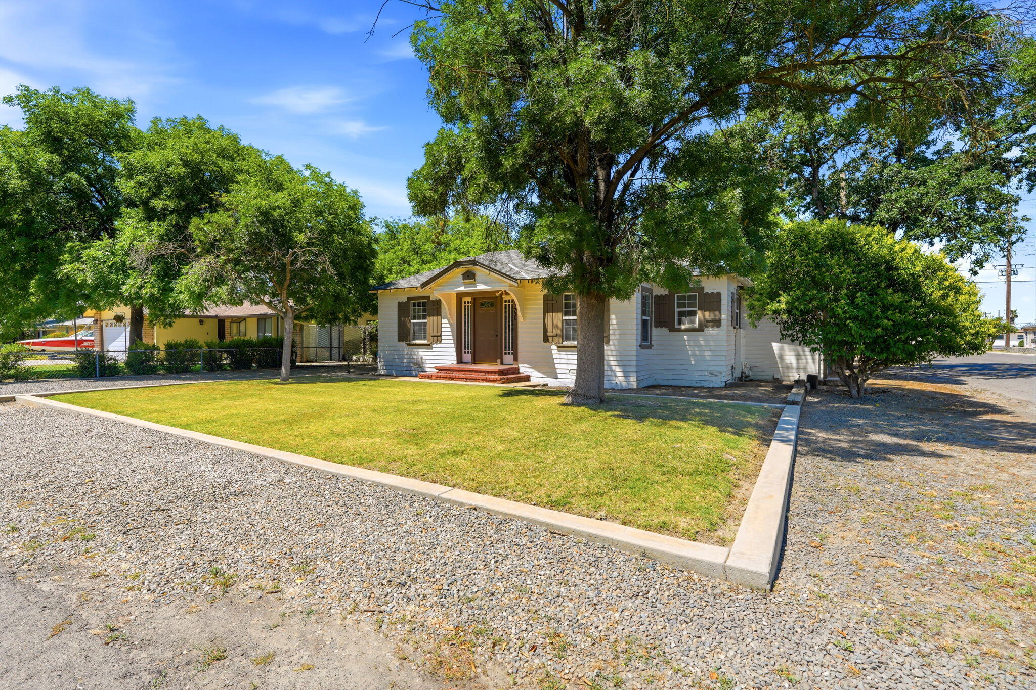 1730 Mckinley Ave, Hanford, CA 93230