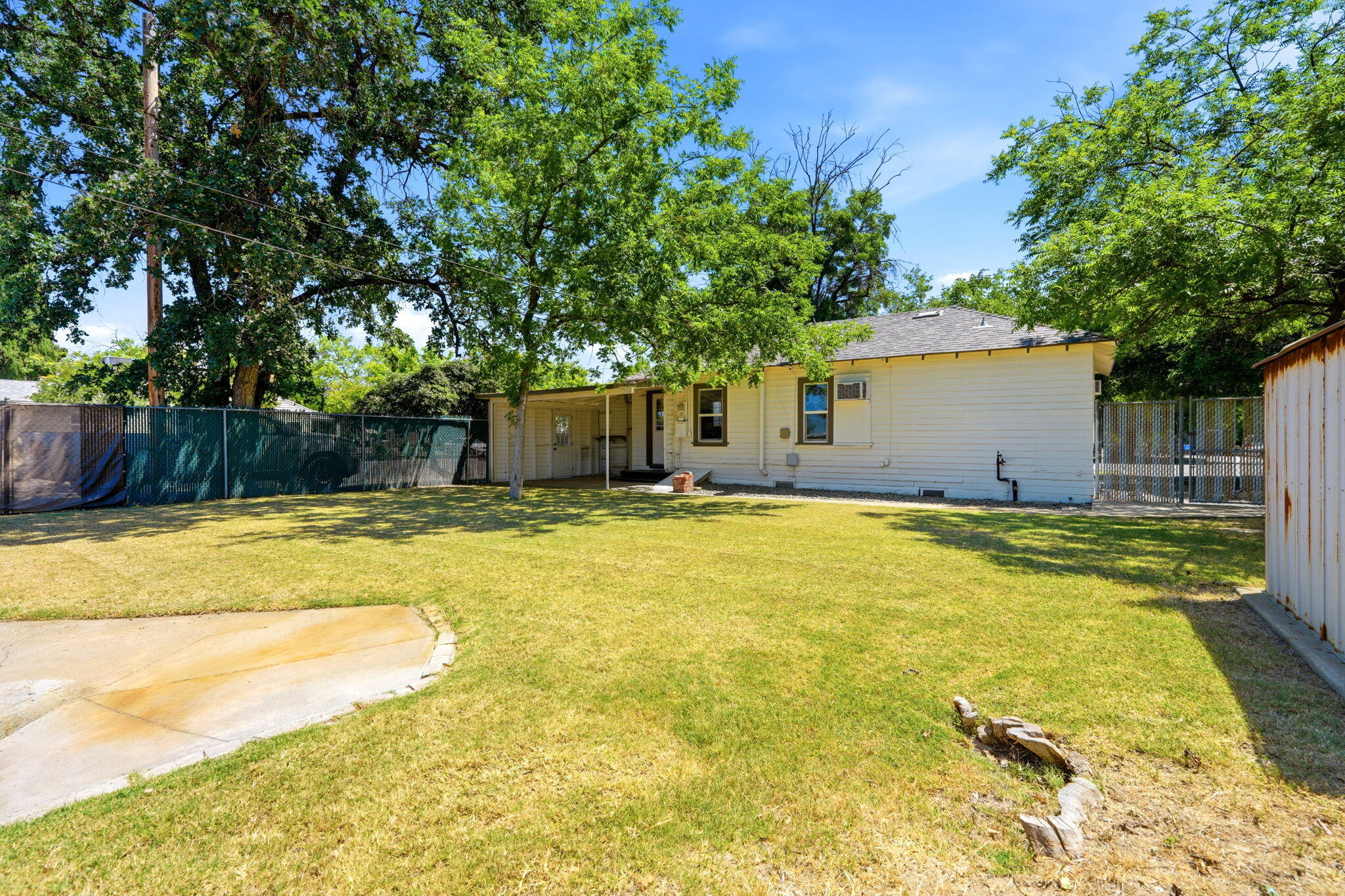 1730 Mckinley Ave, Hanford, CA 93230