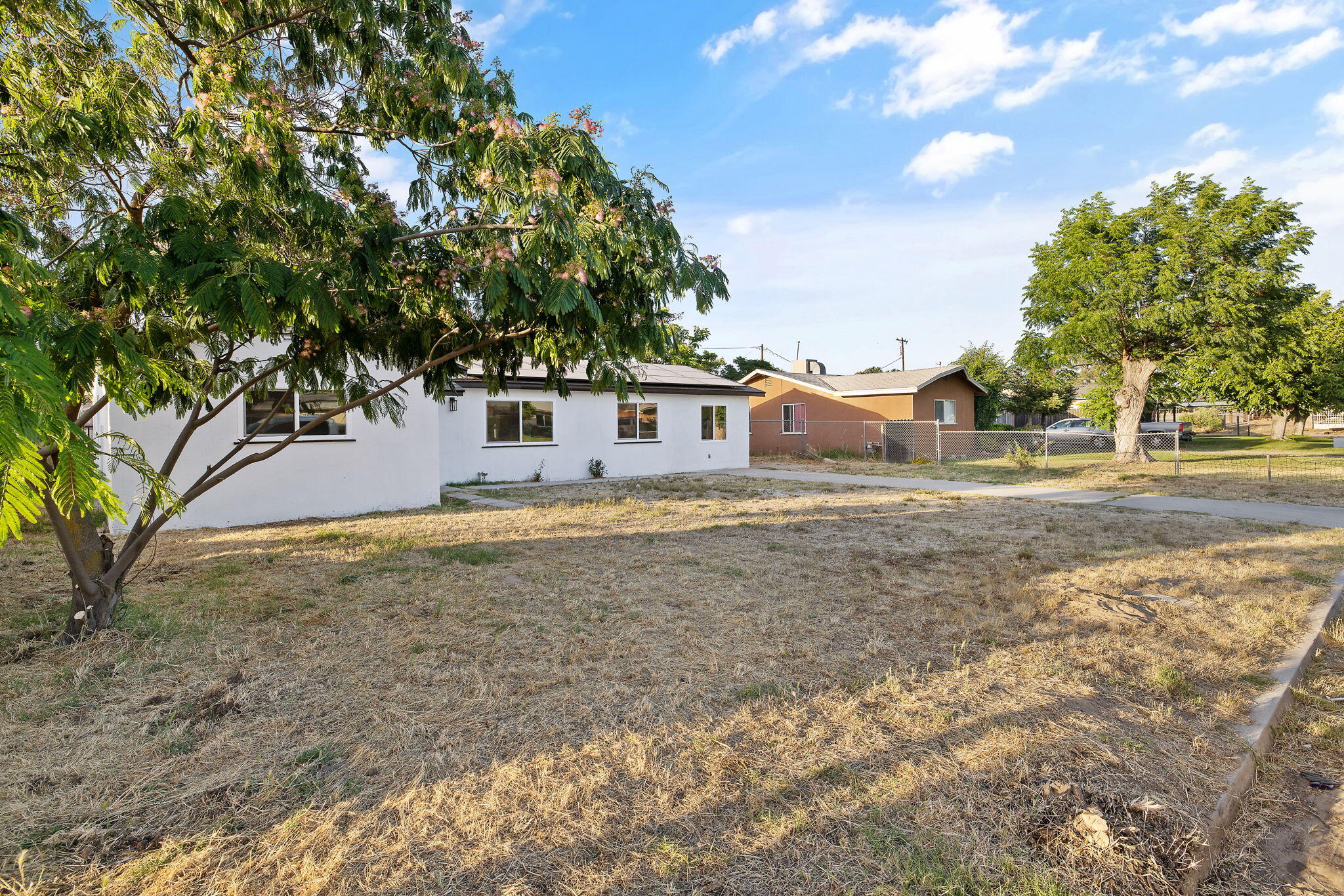 8728 E Khan St, Selma, CA 93662