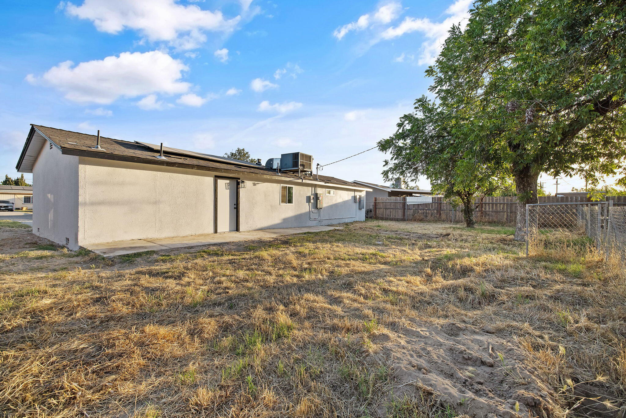 8728 E Khan St, Selma, CA 93662