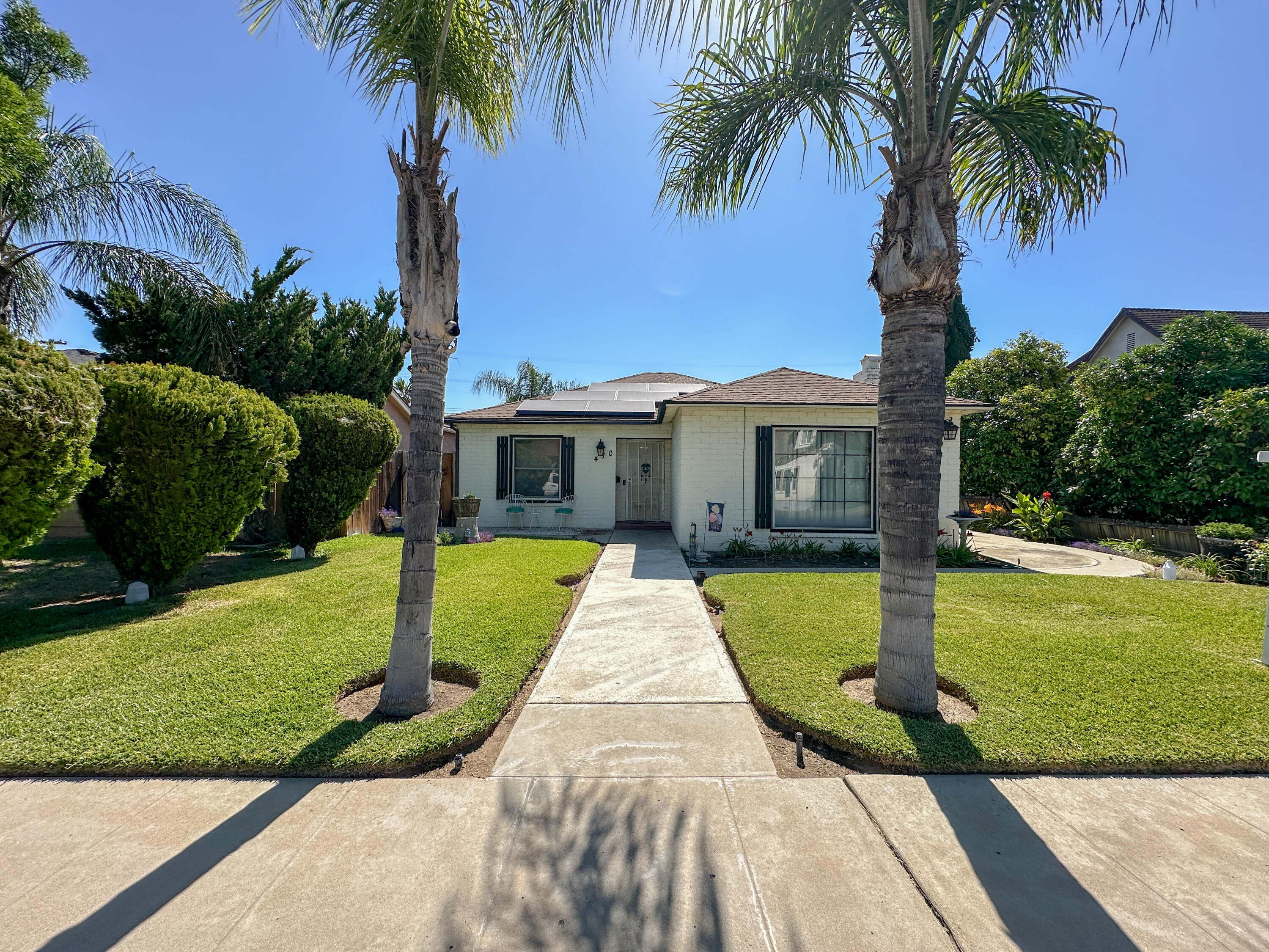 470 N Bates Ave, Dinuba, CA 93618