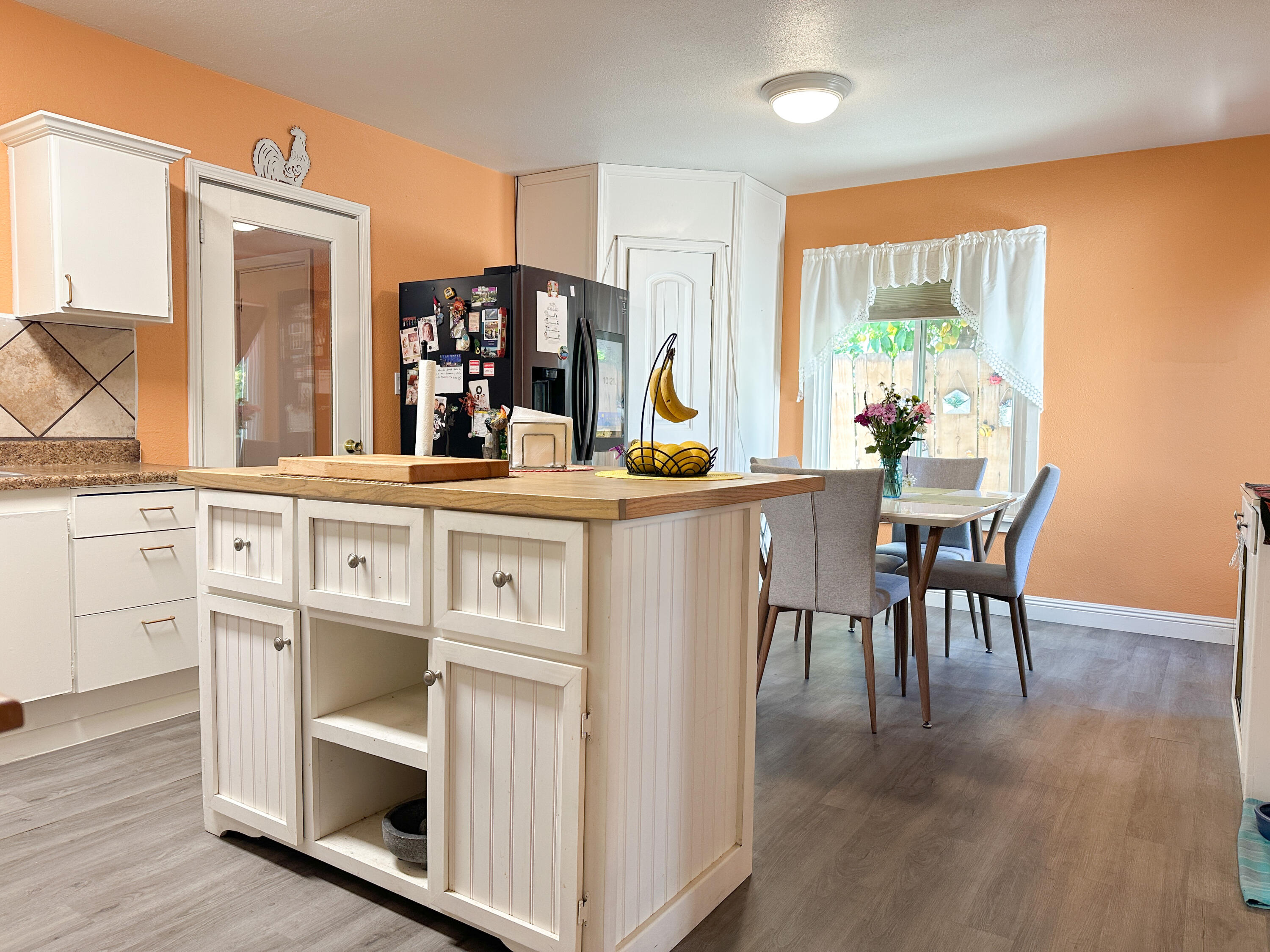 470 N Bates Ave, Dinuba, CA 93618