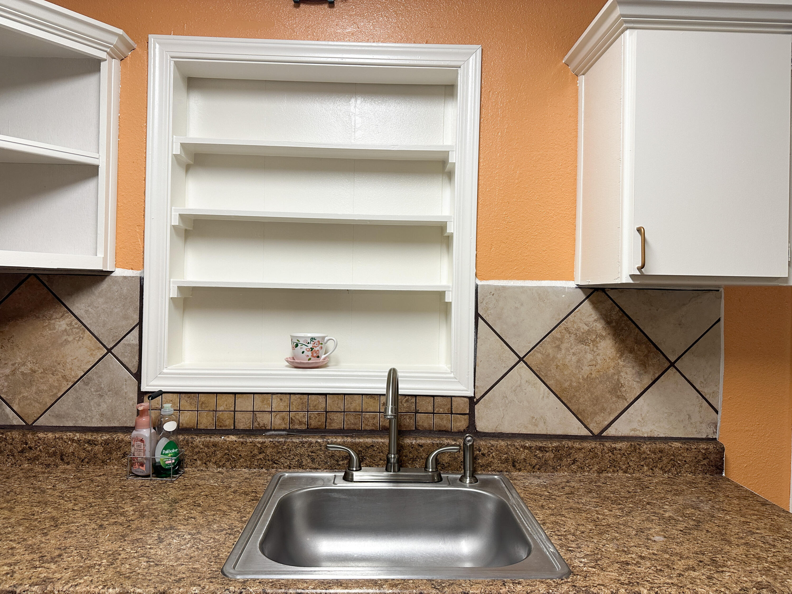 470 N Bates Ave, Dinuba, CA 93618
