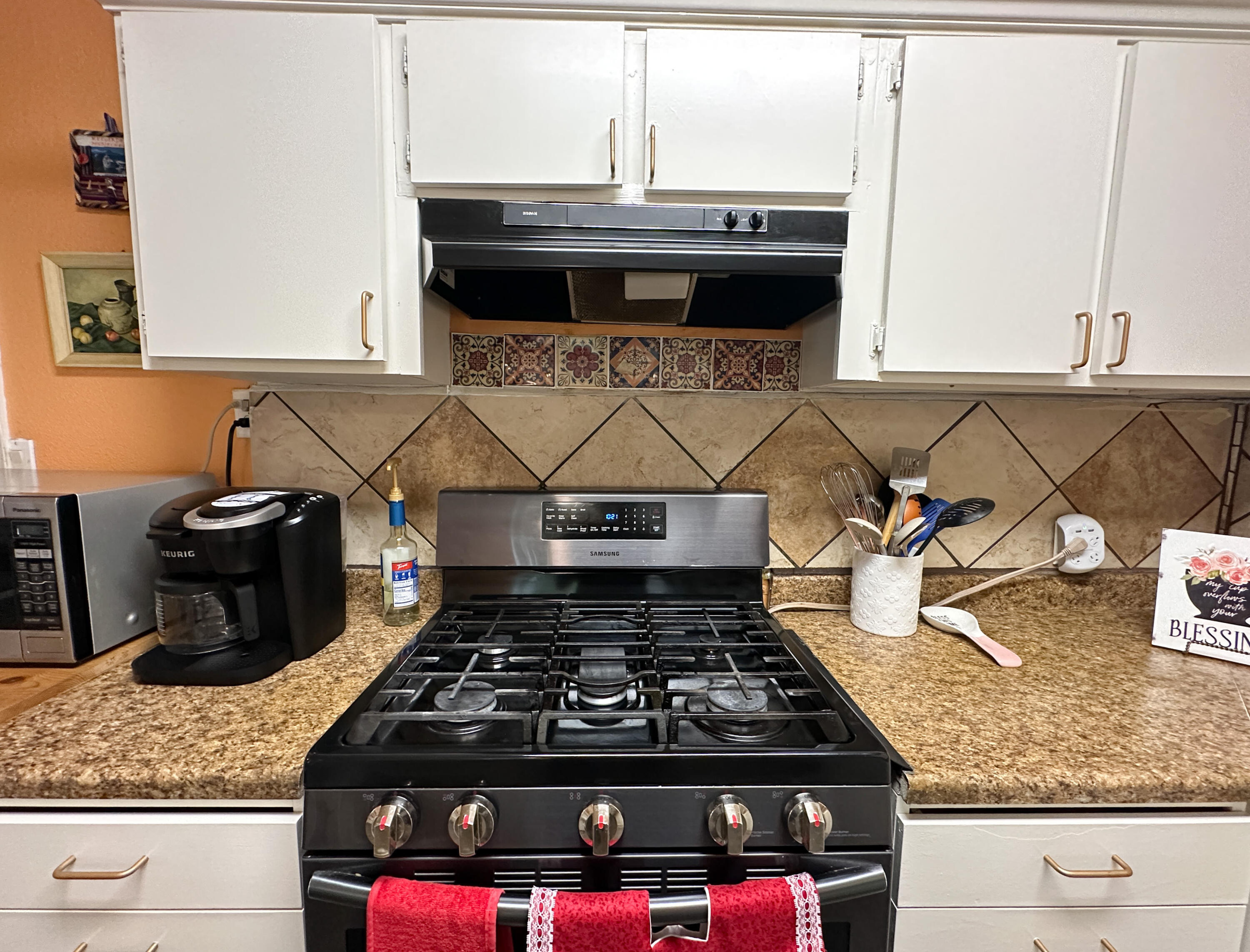 470 N Bates Ave, Dinuba, CA 93618