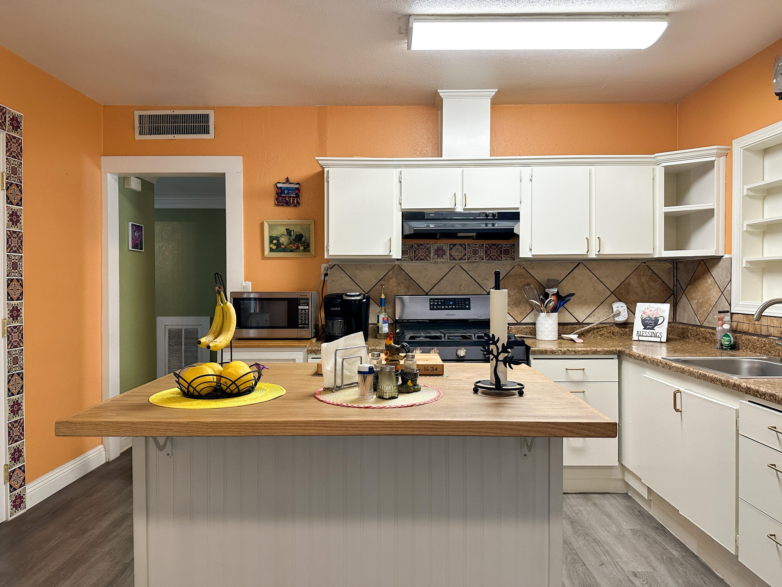 470 N Bates Ave, Dinuba, CA 93618