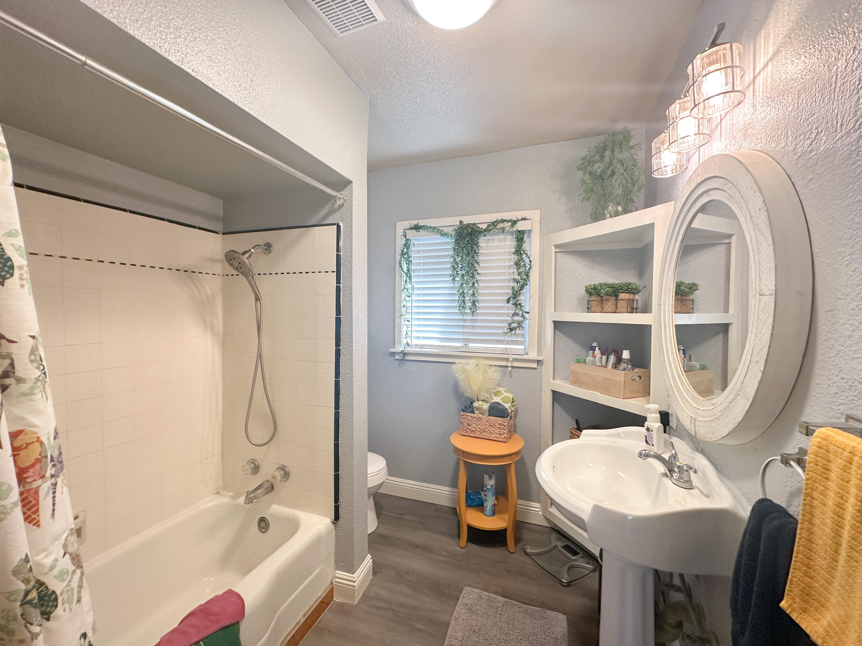 470 N Bates Ave, Dinuba, CA 93618