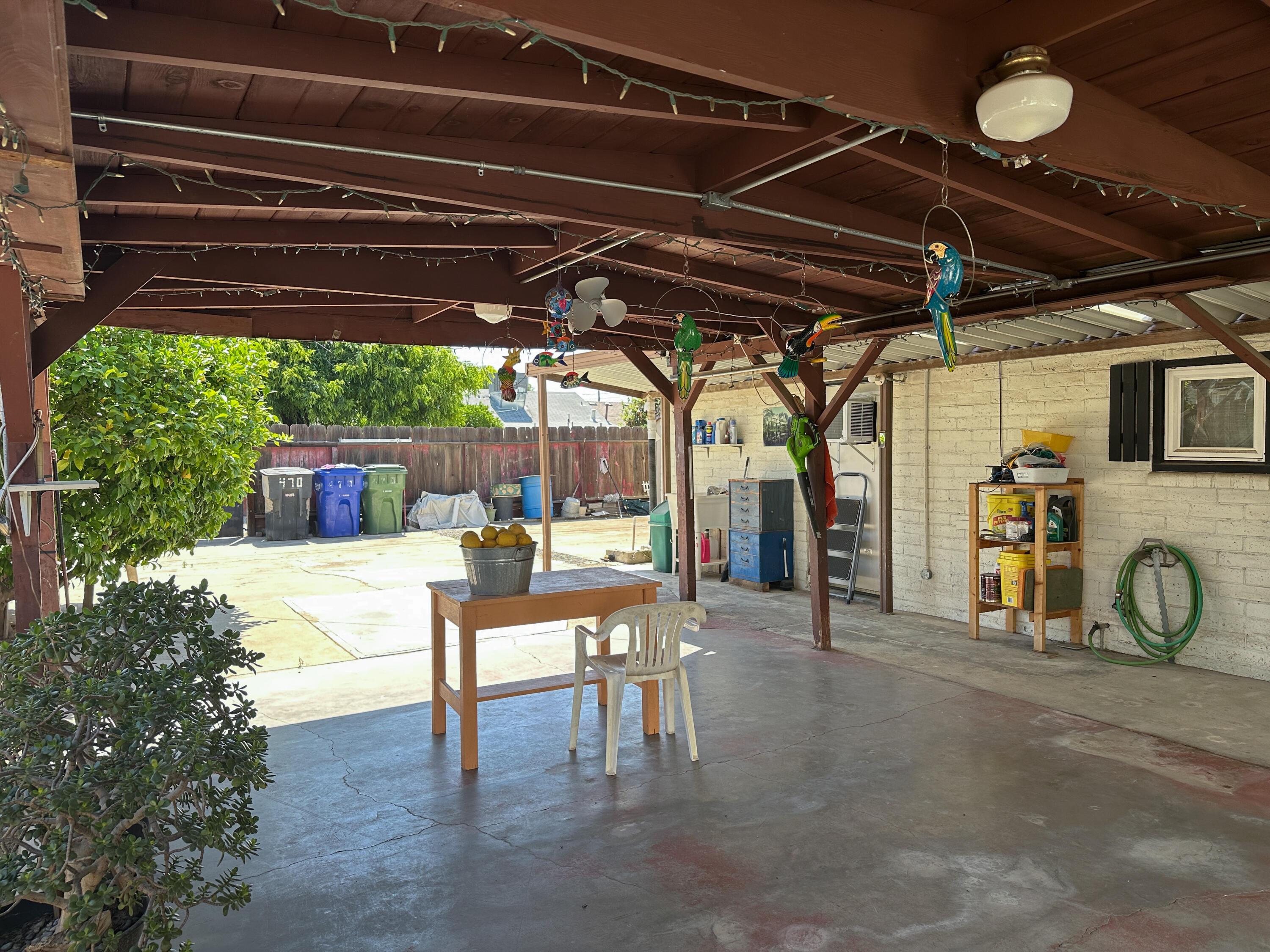 470 N Bates Ave, Dinuba, CA 93618
