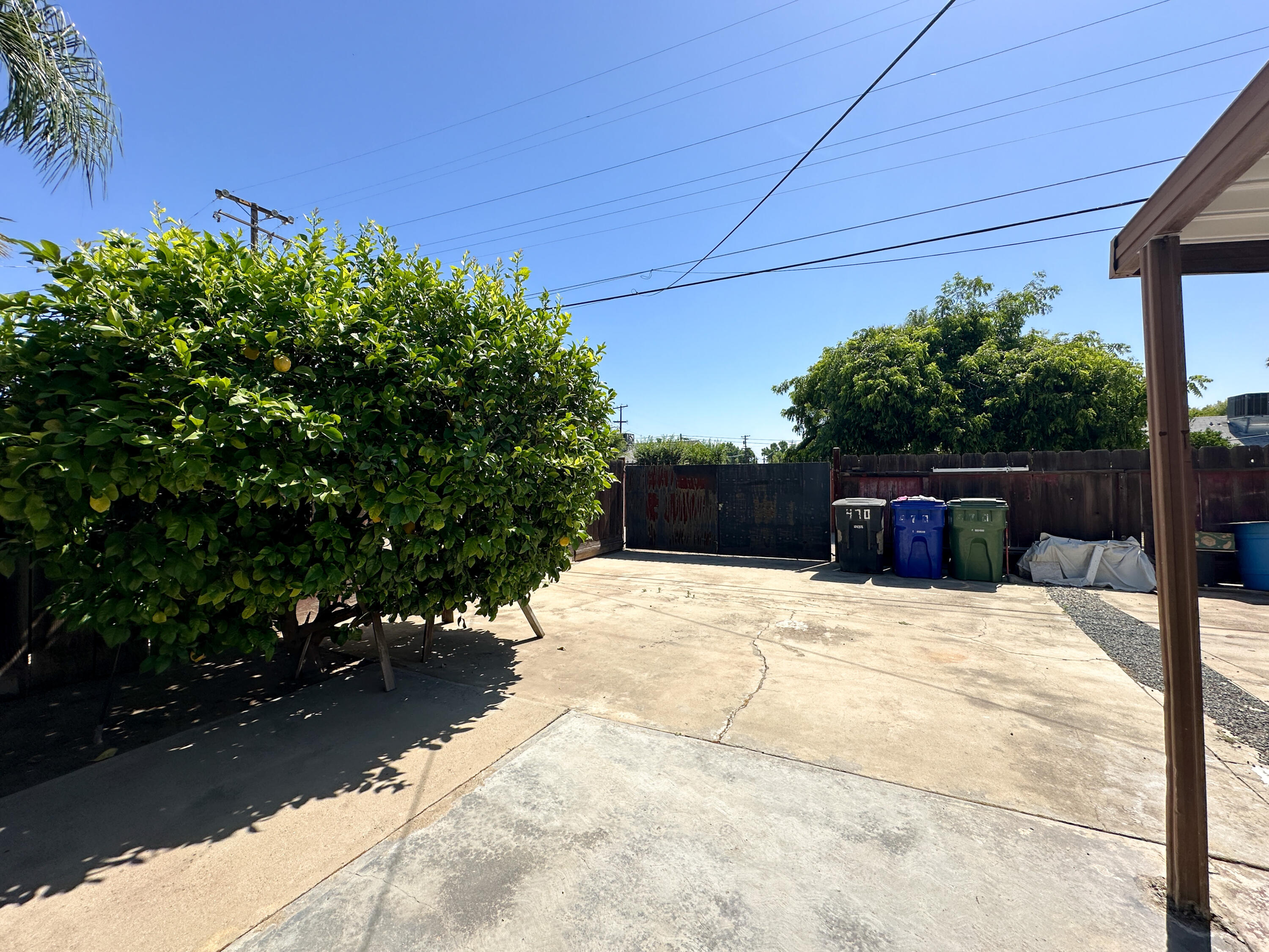 470 N Bates Ave, Dinuba, CA 93618