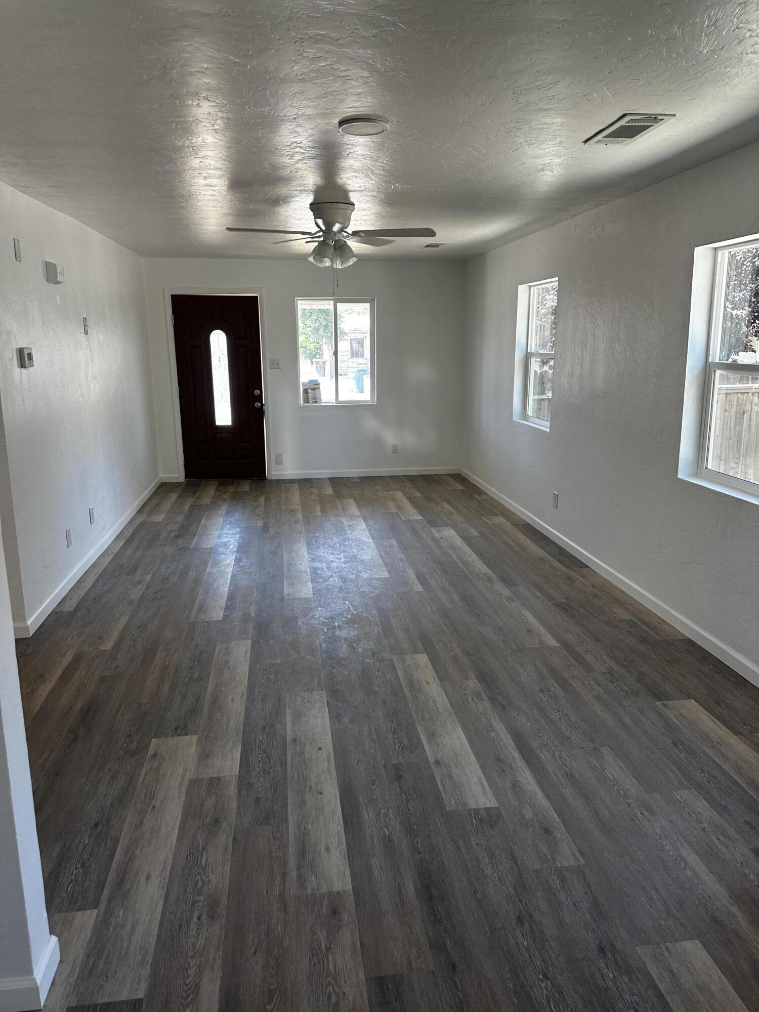 554 S G St, Tulare, CA 93274