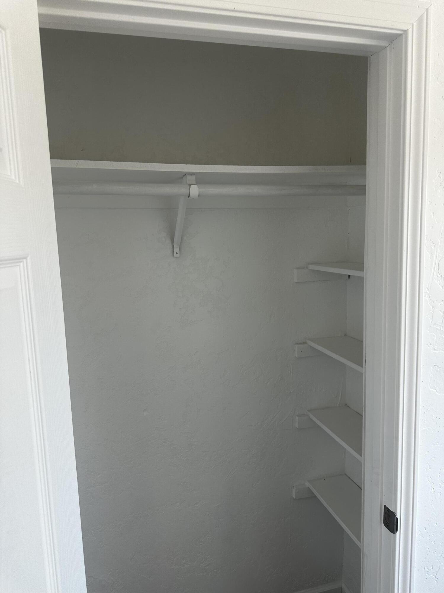 554 S G St, Tulare, CA 93274